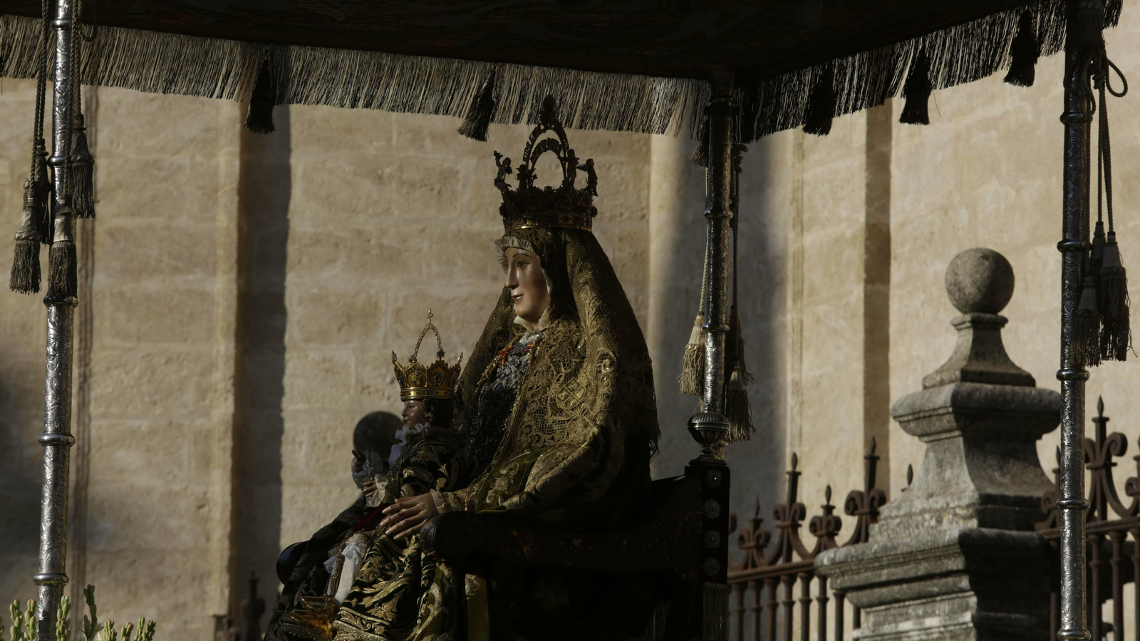 Las mejores imágenes de la procesión de la Virgen de los Reyes 2019