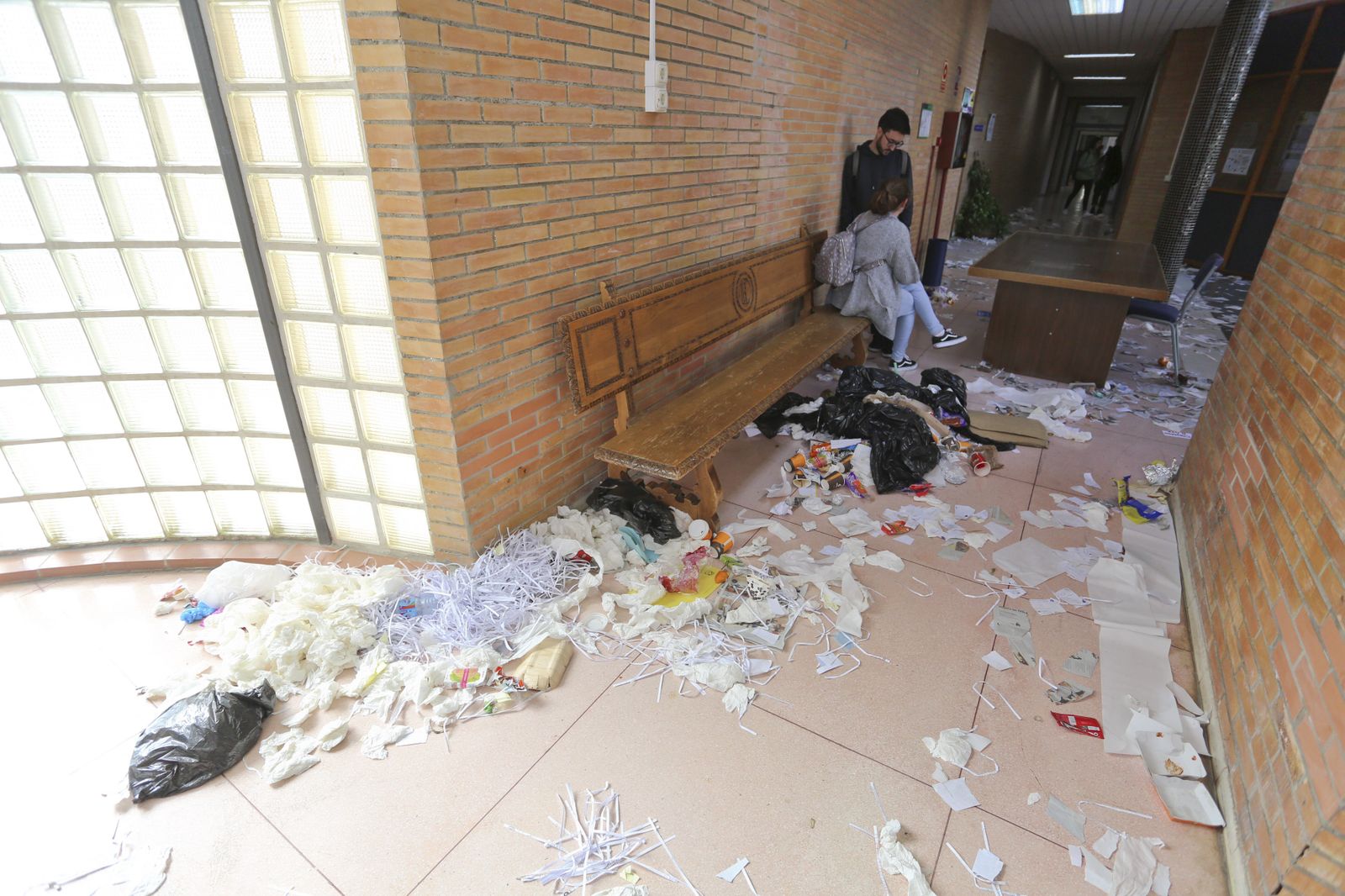 Así están las facultades de la UMA el segundo día de huelga de limpieza