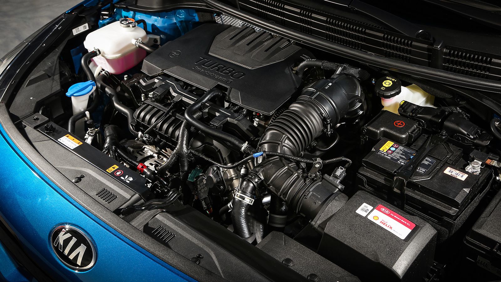 Los tres cilindros de 1 litro son de una nueva familia de motores, con distribución continuamente variable. Sólo al ralentí se siente la característica vibración de un tricilíndrico.