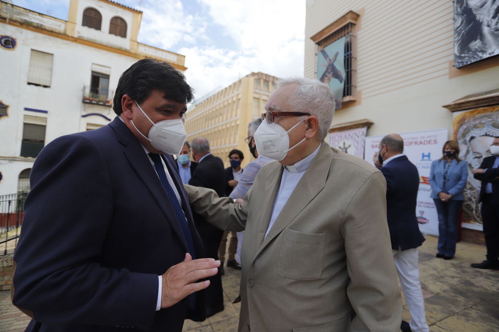 Entrega de los premios del certamen de arte 'Balcones Cofrades' y el concurso escolar de pasos y carteles de Semana Santa 'Ciudad de Huelva'