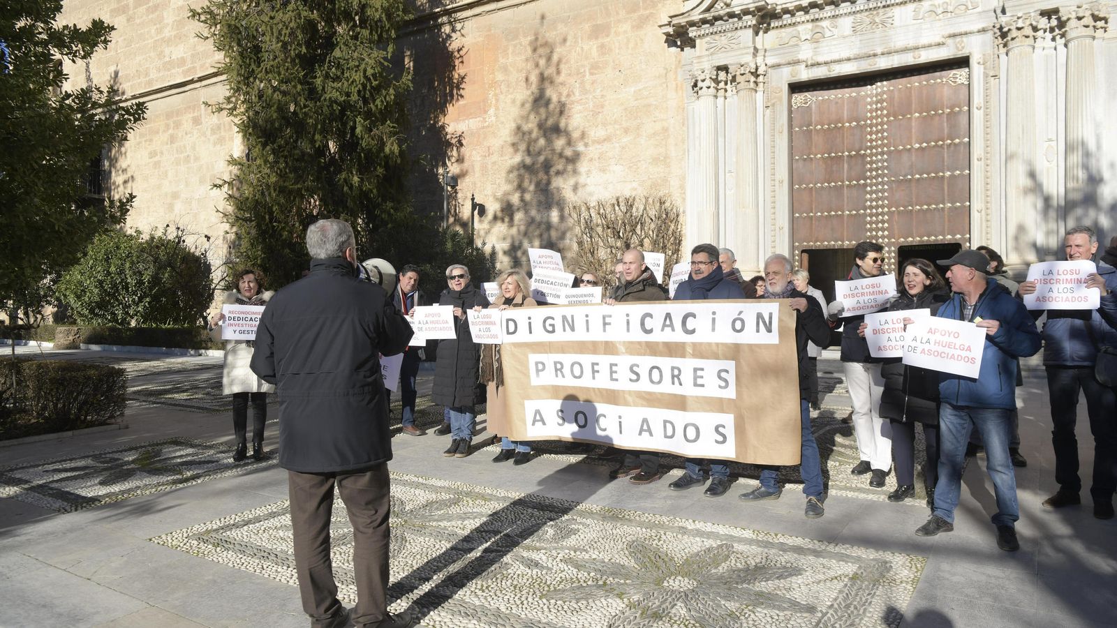 Profesores asociados de la Universidad de Granada inician una huelga indefinida en contra de la LOSU
