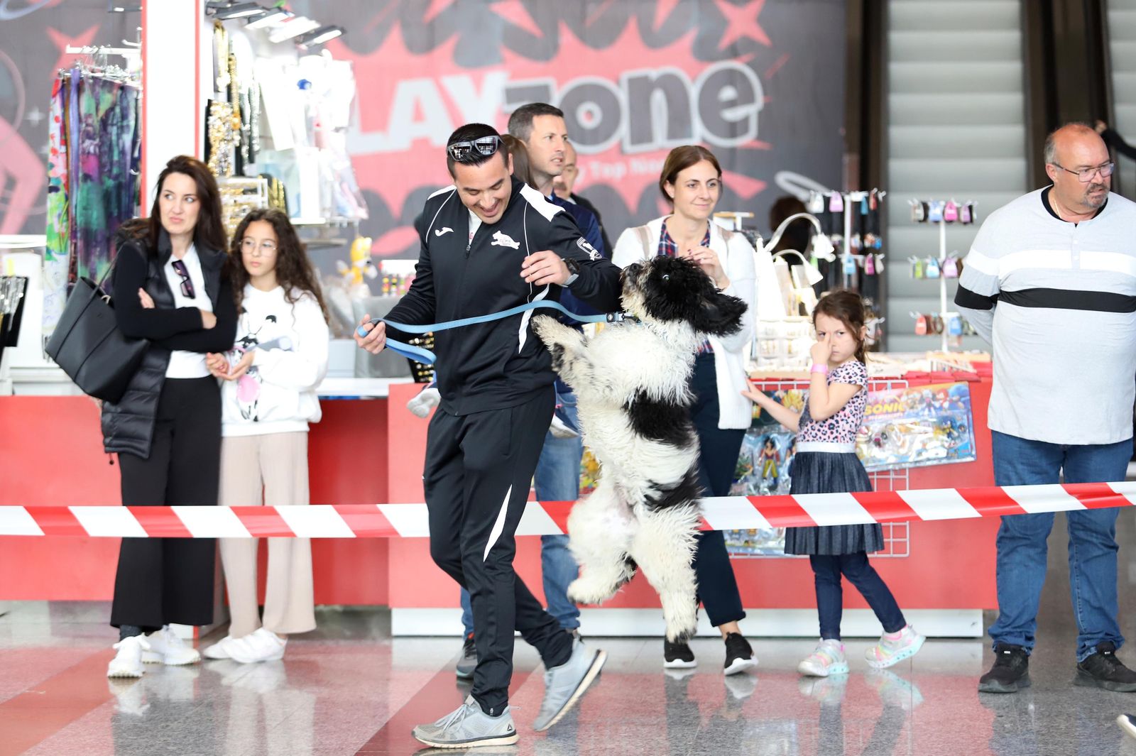 Fotos de la jornada 'Mi mascota, mi familia' en el Centro Comercial Bahía Plaza.