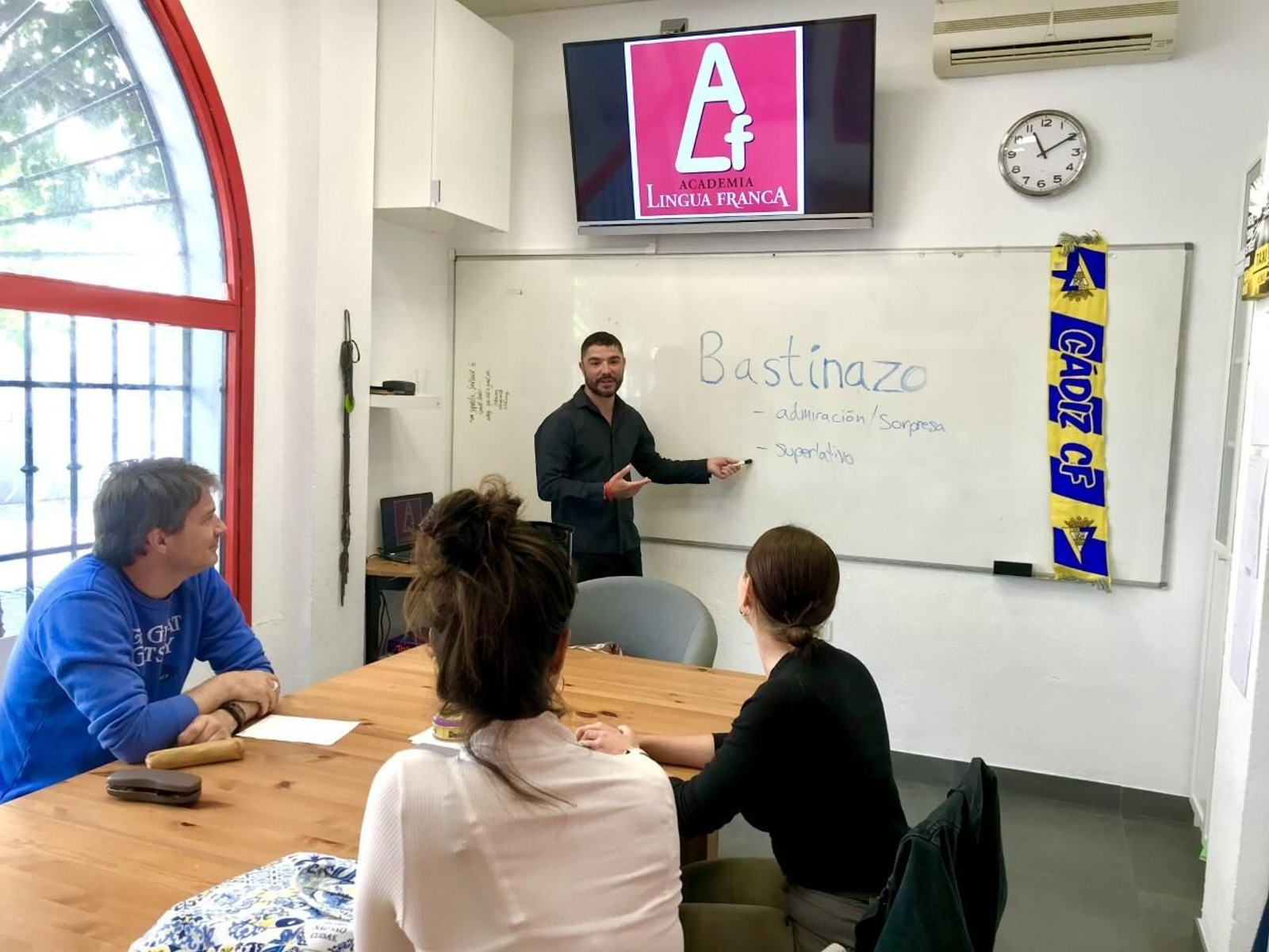 Jason Francis, profesor estadounidense, en su academia Lingua Franca.