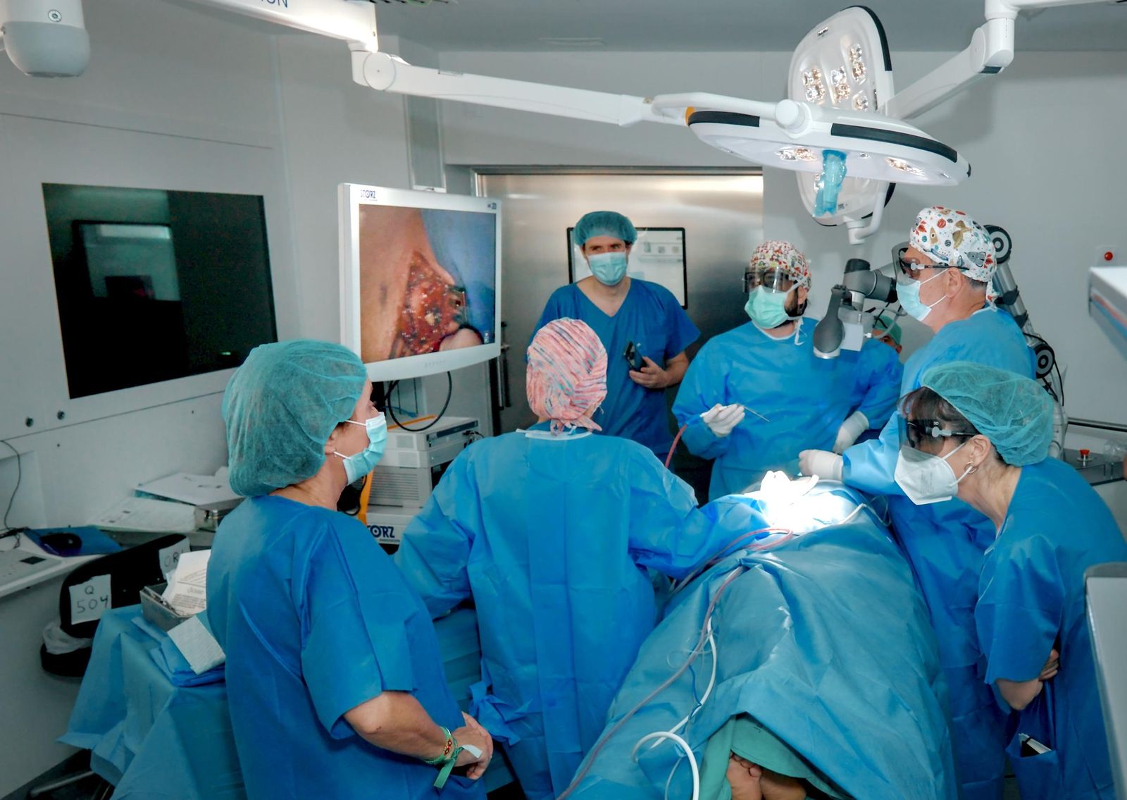 Fotografía tomada en quirófano durante la primera de las dos intervenciones realizadas.