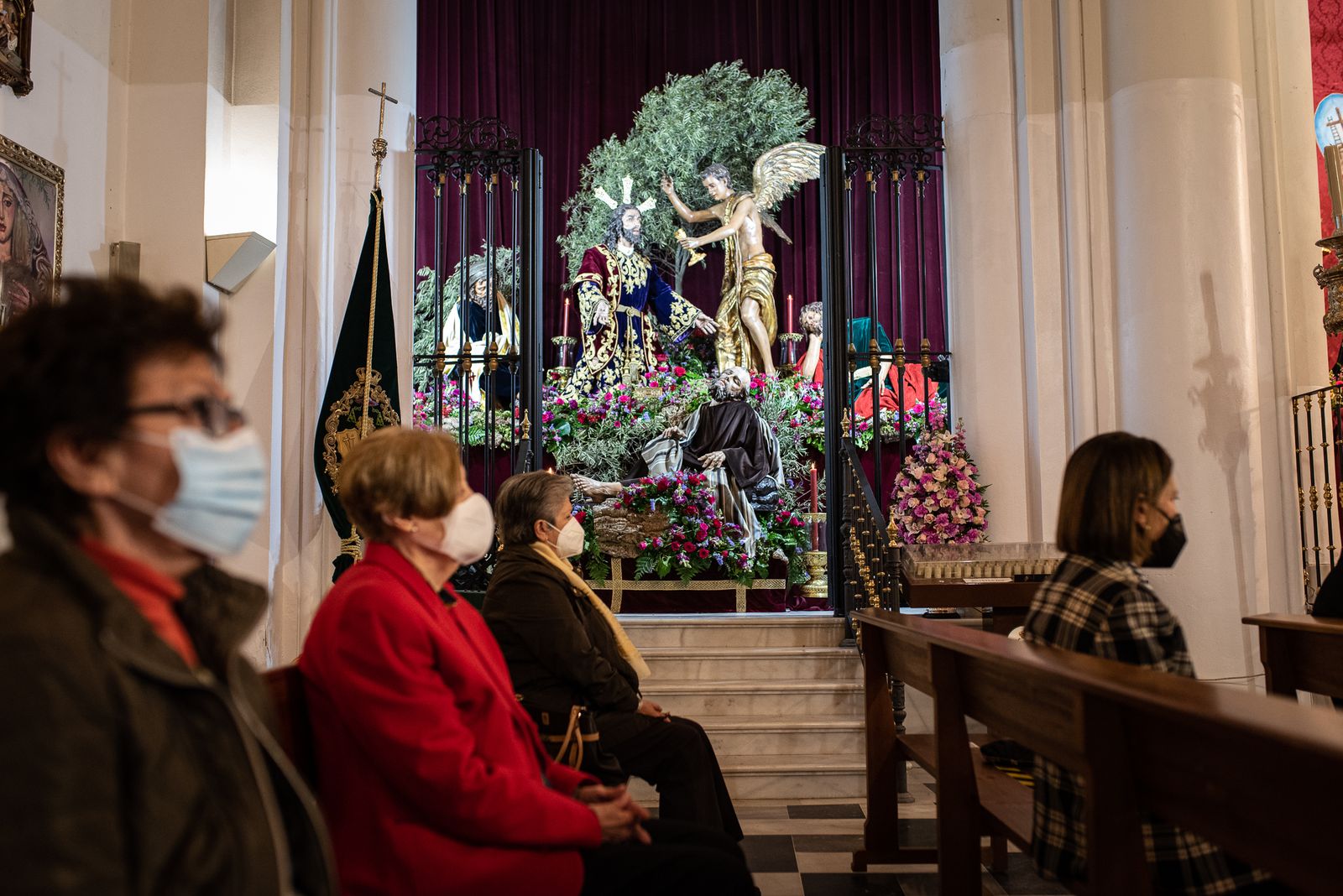 Jueves Santo: Imágenes de las Hermandades del Nazareno y Oración en el Huerto