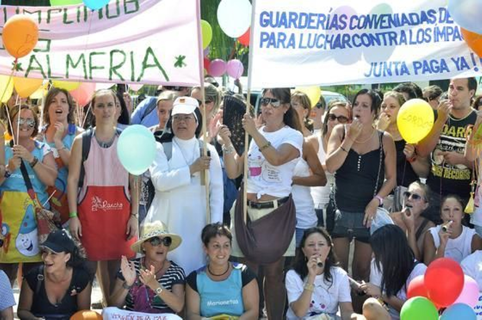 Manifestación frente a la Consejería de Educación de las guarderías que no reciben la financiación prevista.

Foto: Manuel Gómez