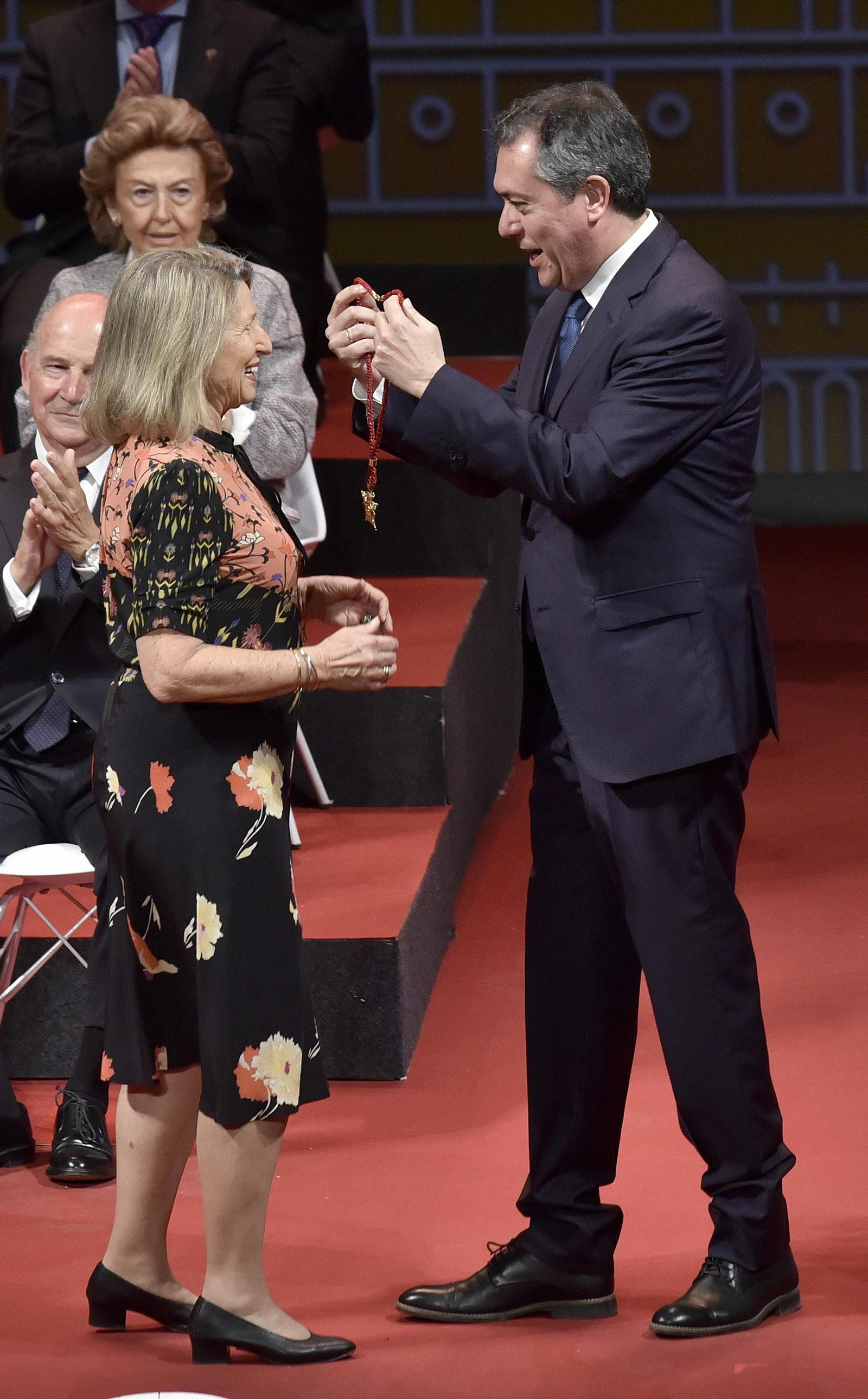 Las imágenes de la entrega de las Medallas de la Ciudad de Sevilla