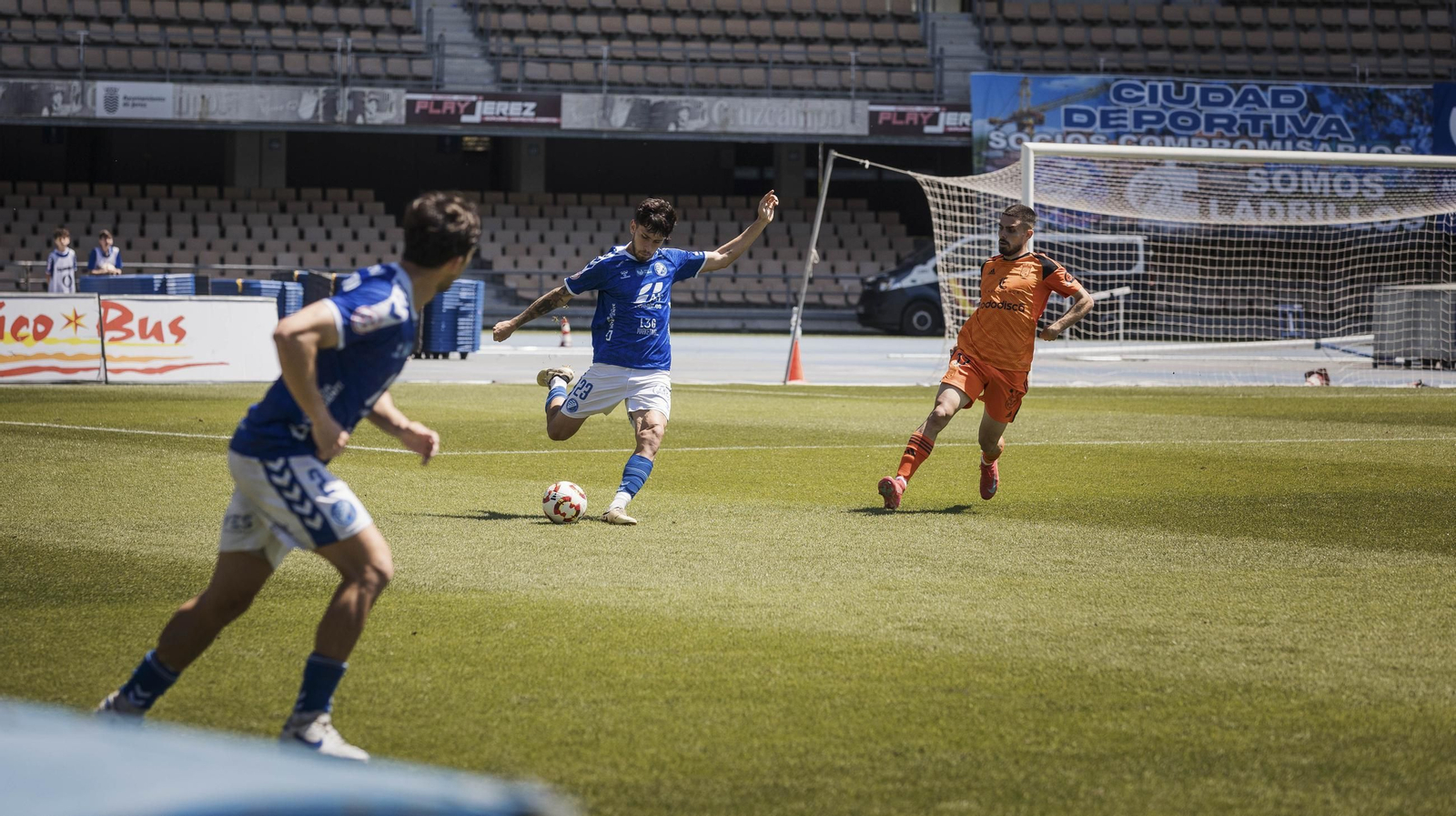 Las imágenes del derbi entre Xerez DFC y Xerez CD en Chapín