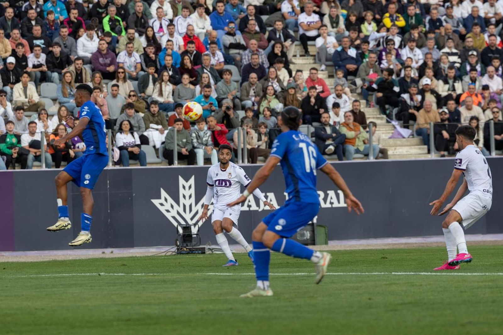 Real Jaén 0-1 Linares Deportivo: las mejores imágenes del clásico provincial