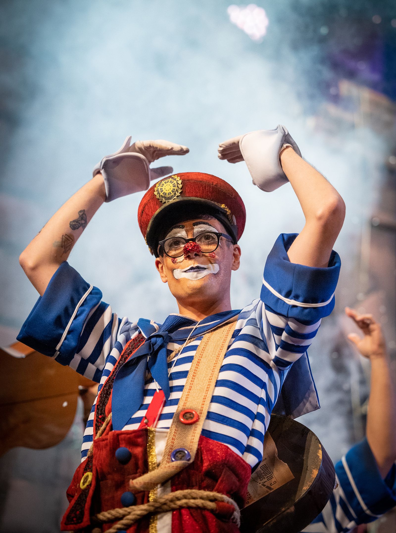 Comparsa Y seguimos cantando