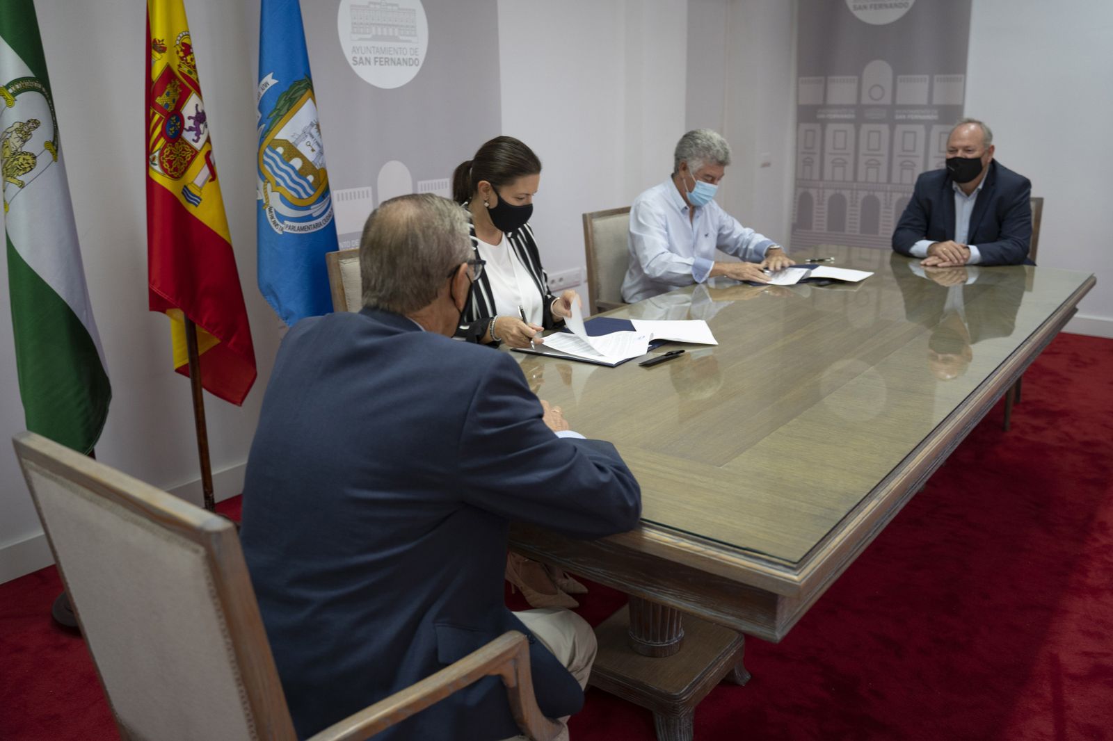 Firma del convenio entre el Ayuntamiento de San Fernando y Acosafe.