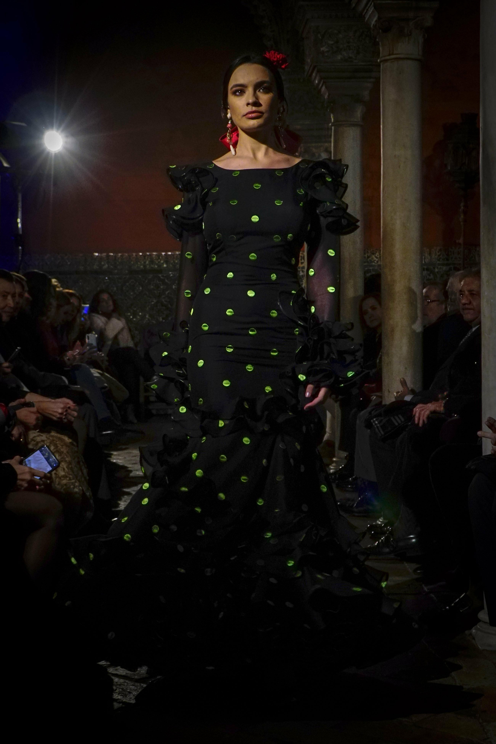 Se abre la temporada de moda flamenca 2020: todas las fotos del desfile de Lina 1960