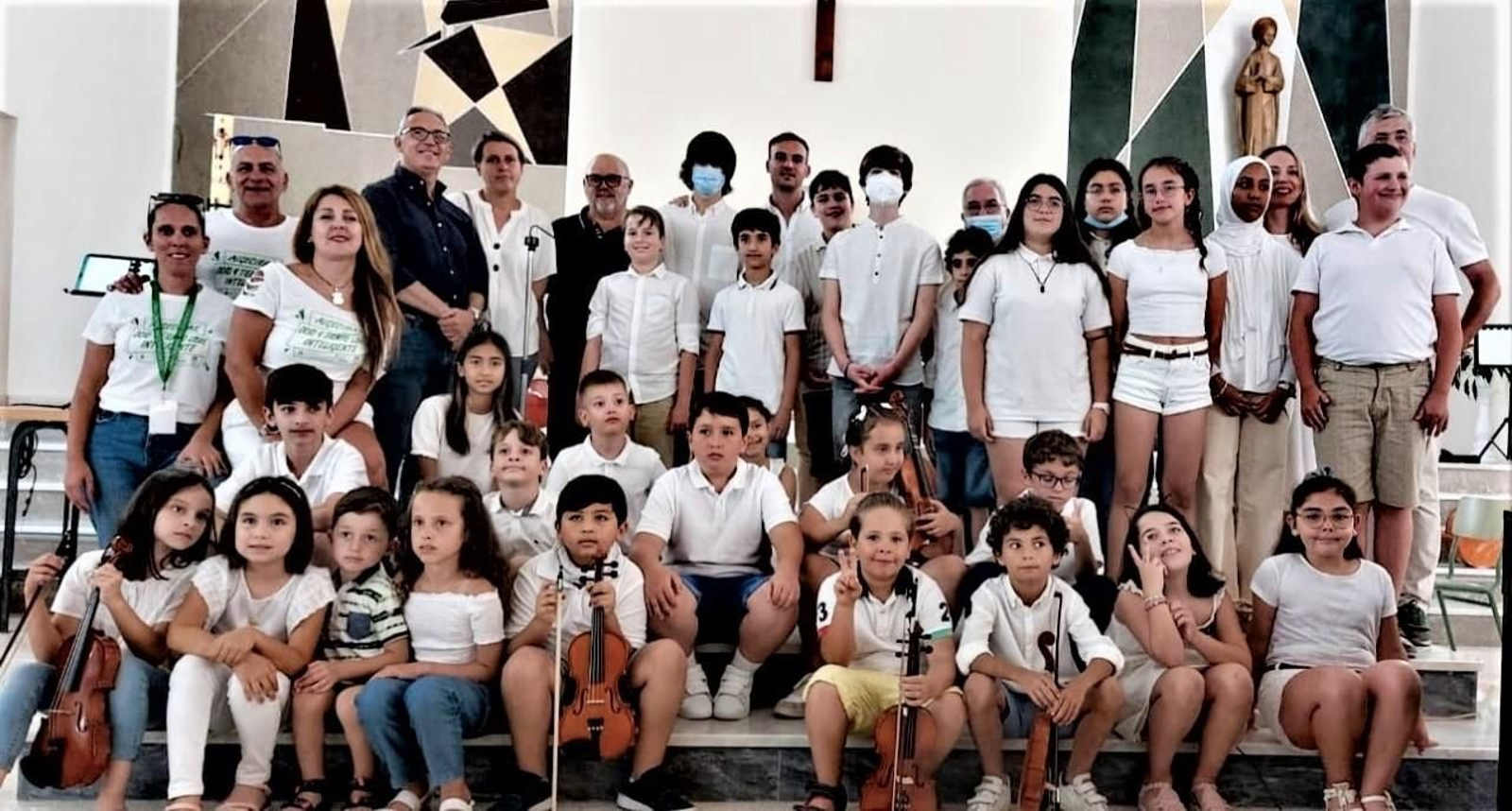 La foto de familia tras el concierto fin de curso