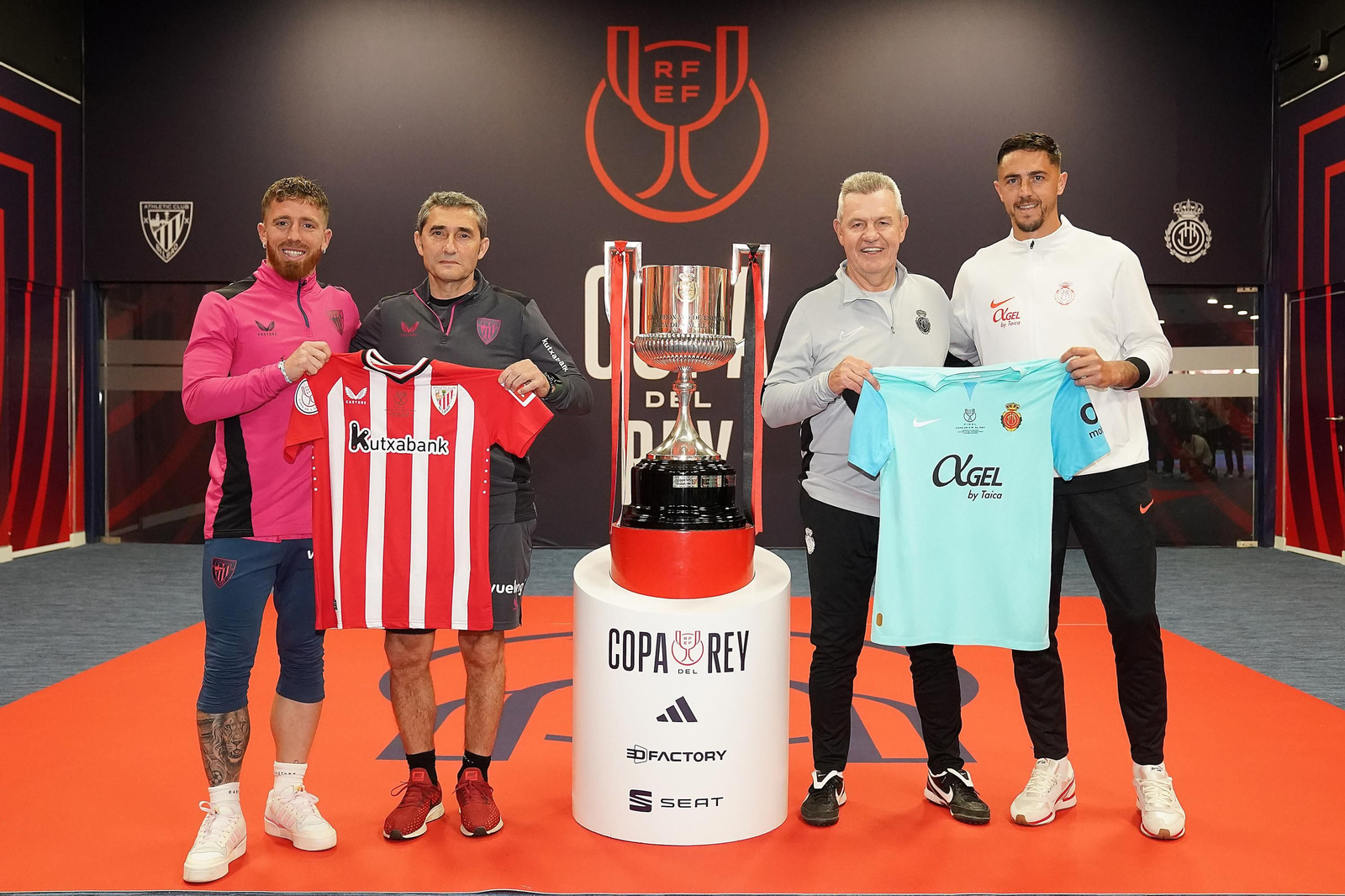 Imágenes del buen ambiente entre el Athletic y el Mallorca