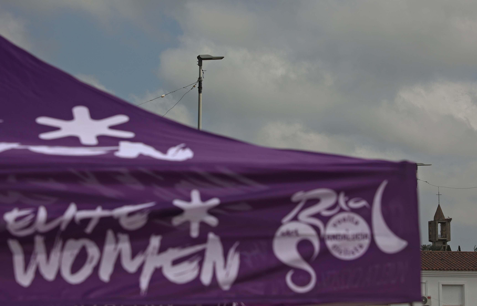 Fotos de la salida de la III Vuelta Ciclista femenina a Andalucía desde Castellar