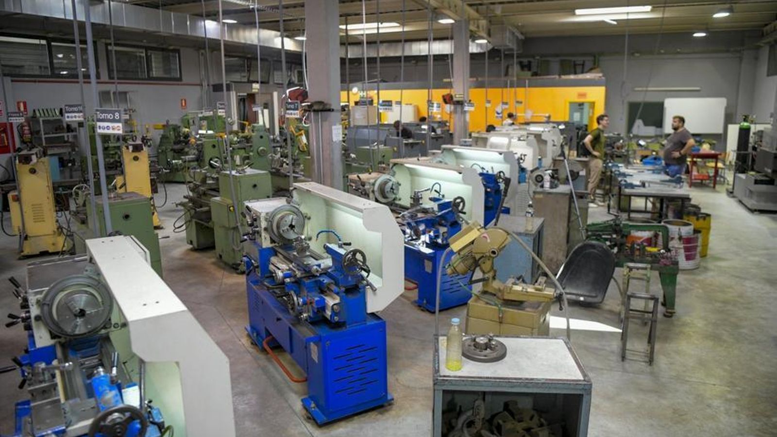 Aulas con maquinaria del centro.