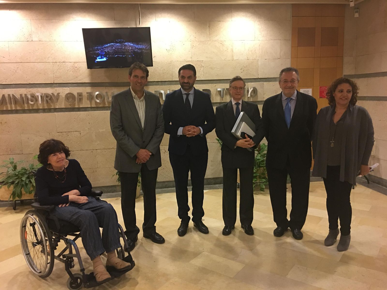El consejero de Turismo de la Junta de Andalucía, Francisco Javier Fernández, con representantes israelíes.
