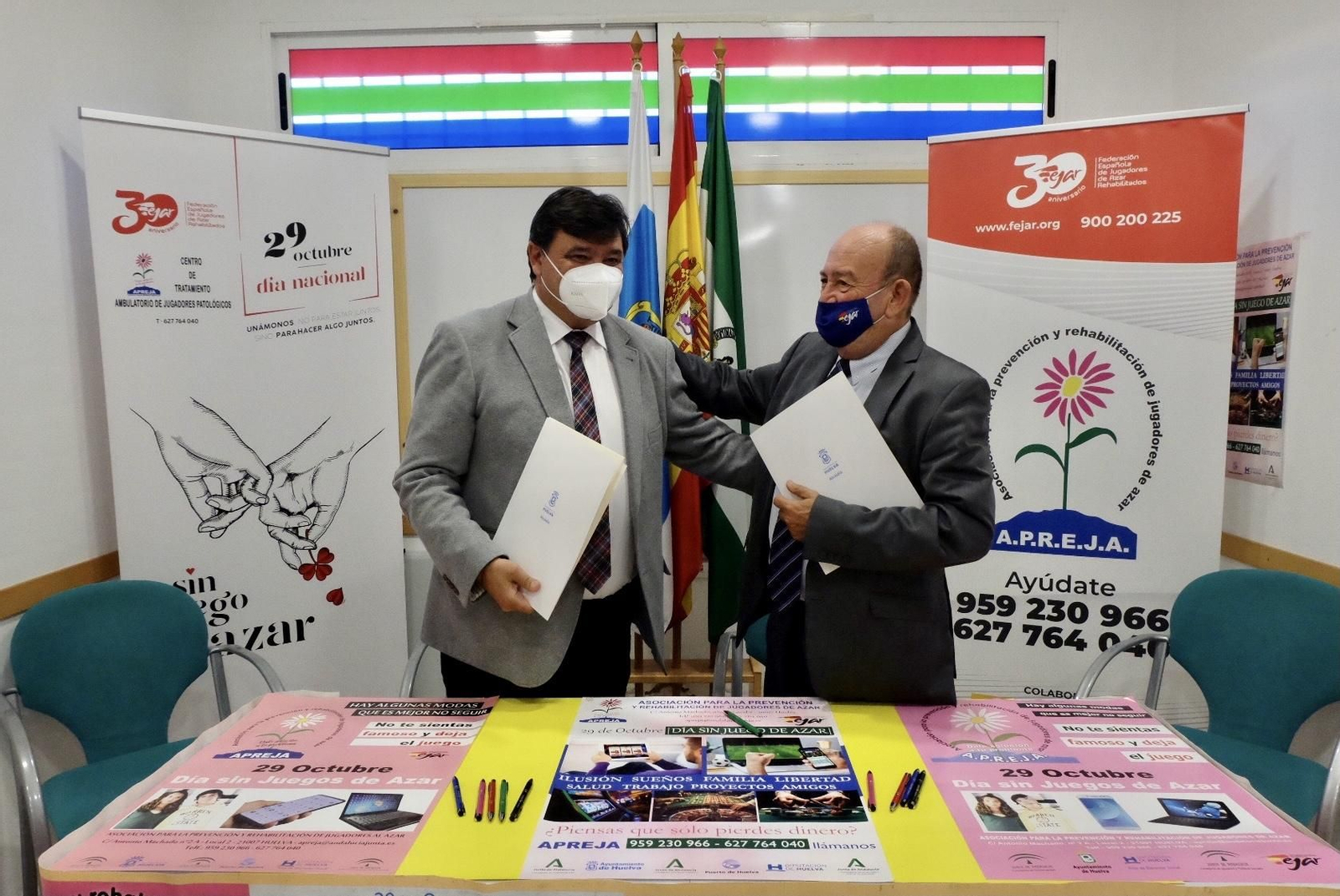 El alcalde de Huelva y el presidente de Apreja.
