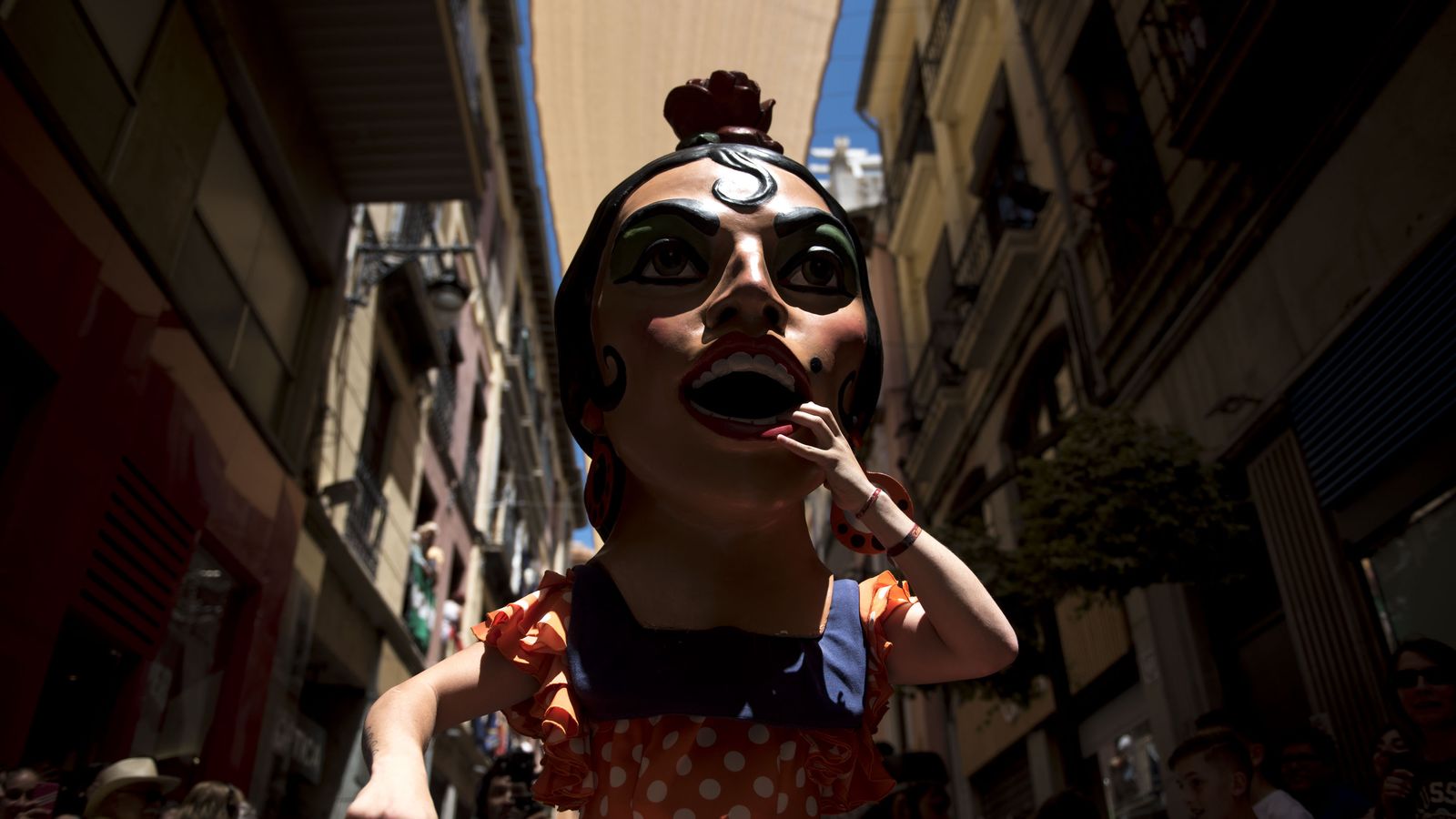 Cabezudos durante el recorrido