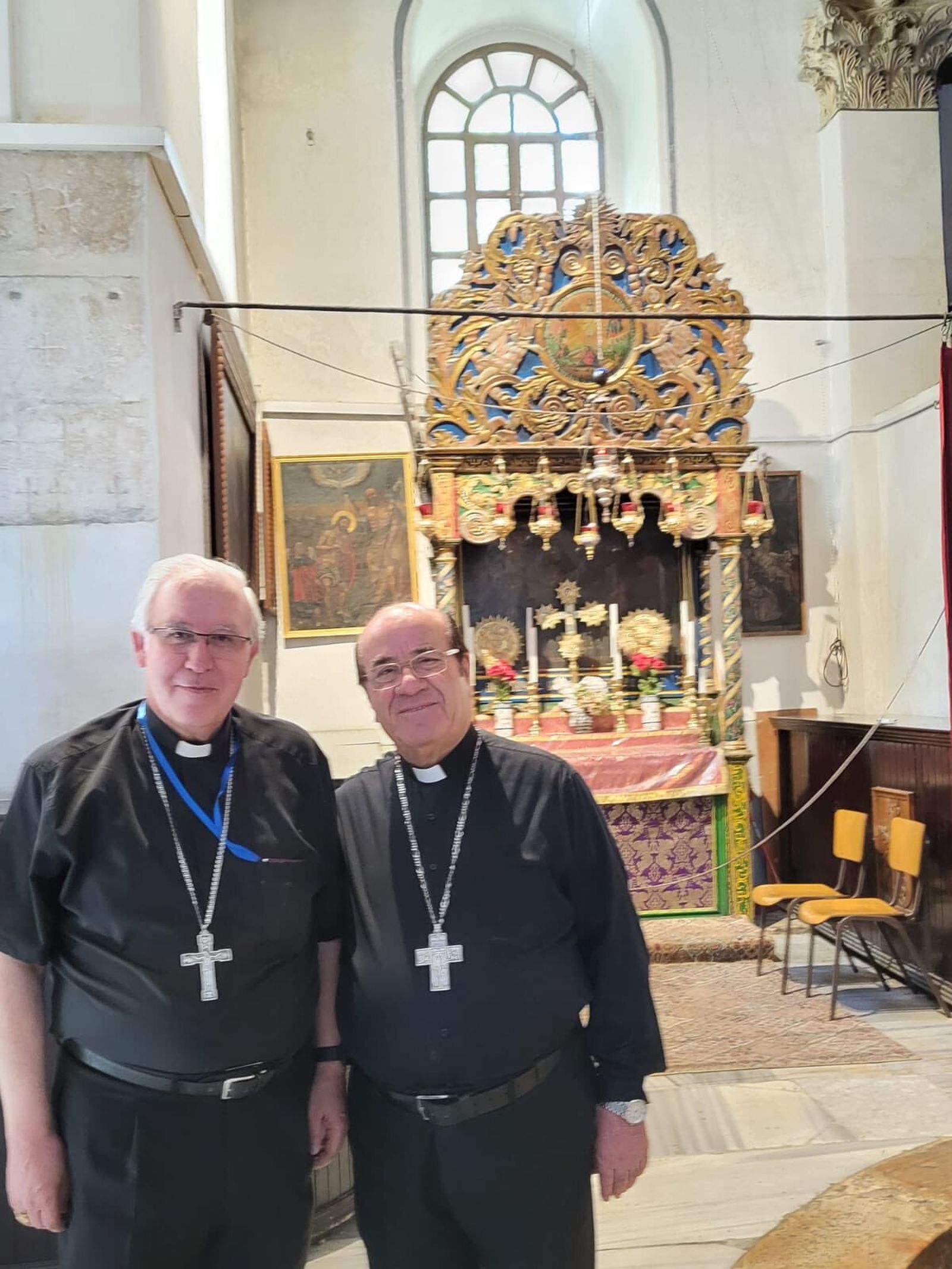 Monseñor Saiz junto al Obispo de Irak