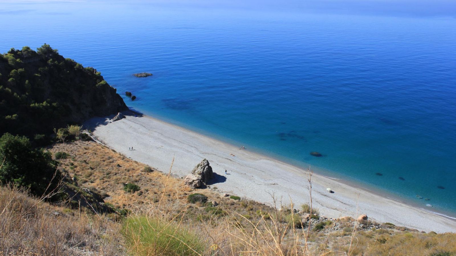Vista aérea de la playa de la Cala del Pino. Vista aérea de la playa de la Cala del Pino.
