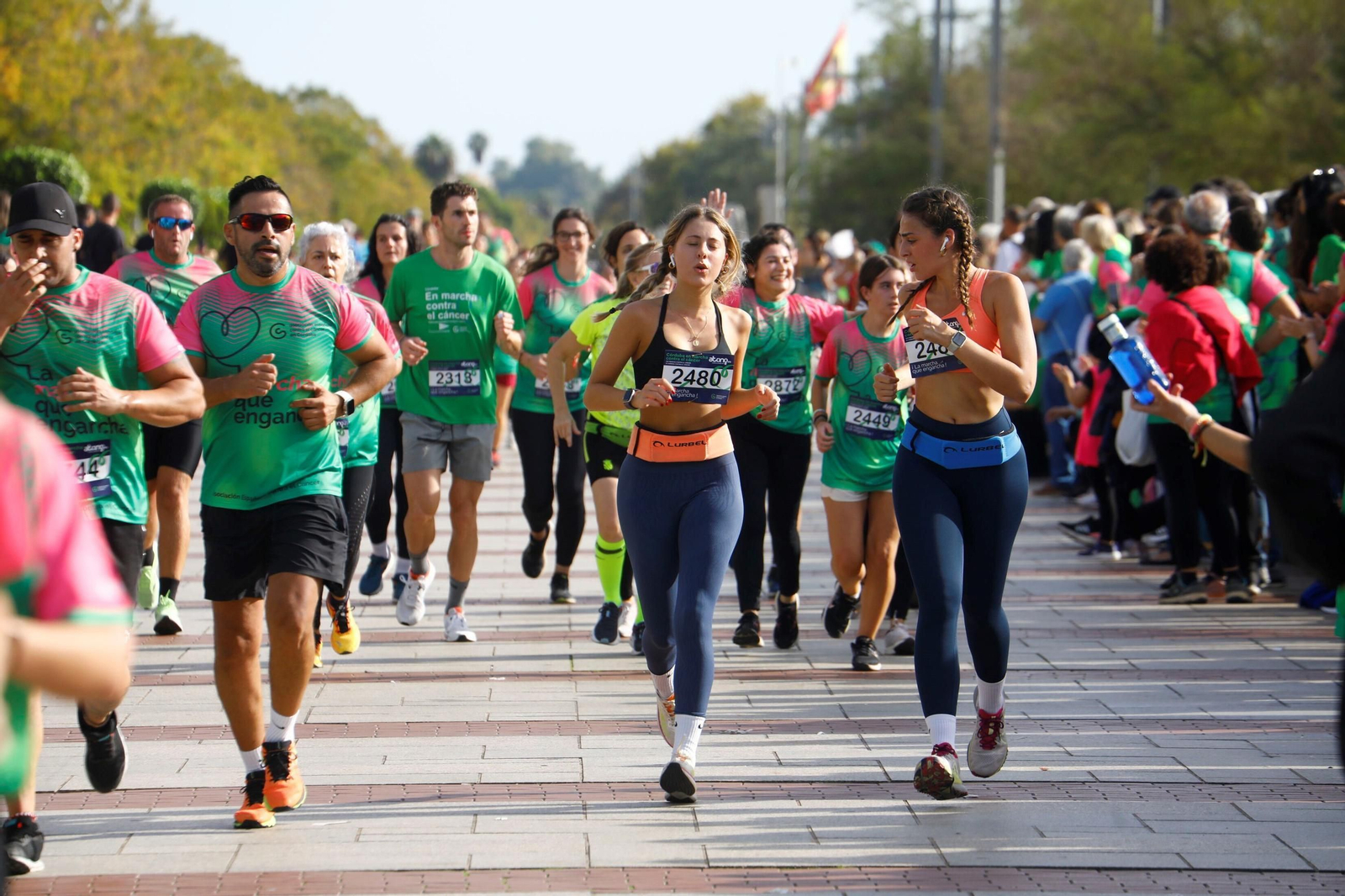 Las mejores imágenes de la Marcha contra el cáncer en Córdoba