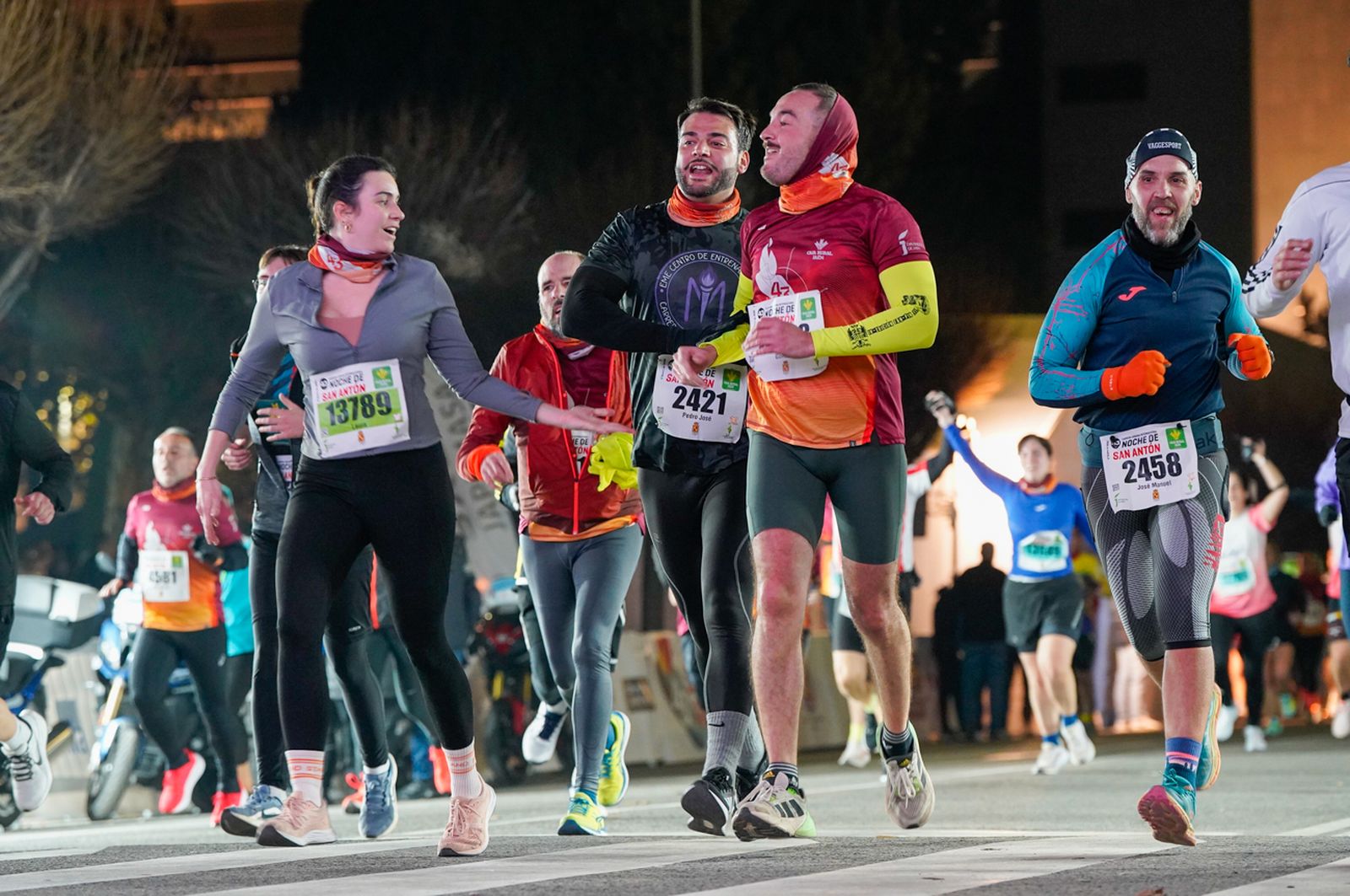 En imágenes: búscate en tu llegada a meta de la Carrera de San Antón 2026 (17)