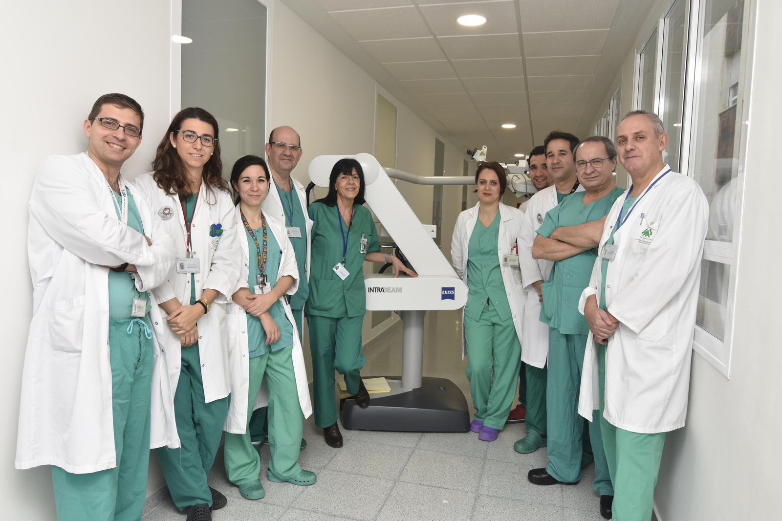 Profesionales de la unidad de Oncología Radioterápica, Radiofísica y Cirugía Oncológica.