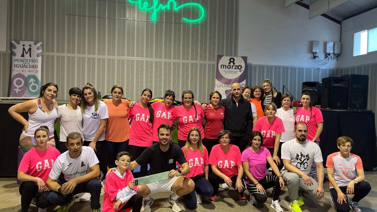 a Encarni Cobos, la primera presidenta del Montefrío CF e impulsora del deporte femenino