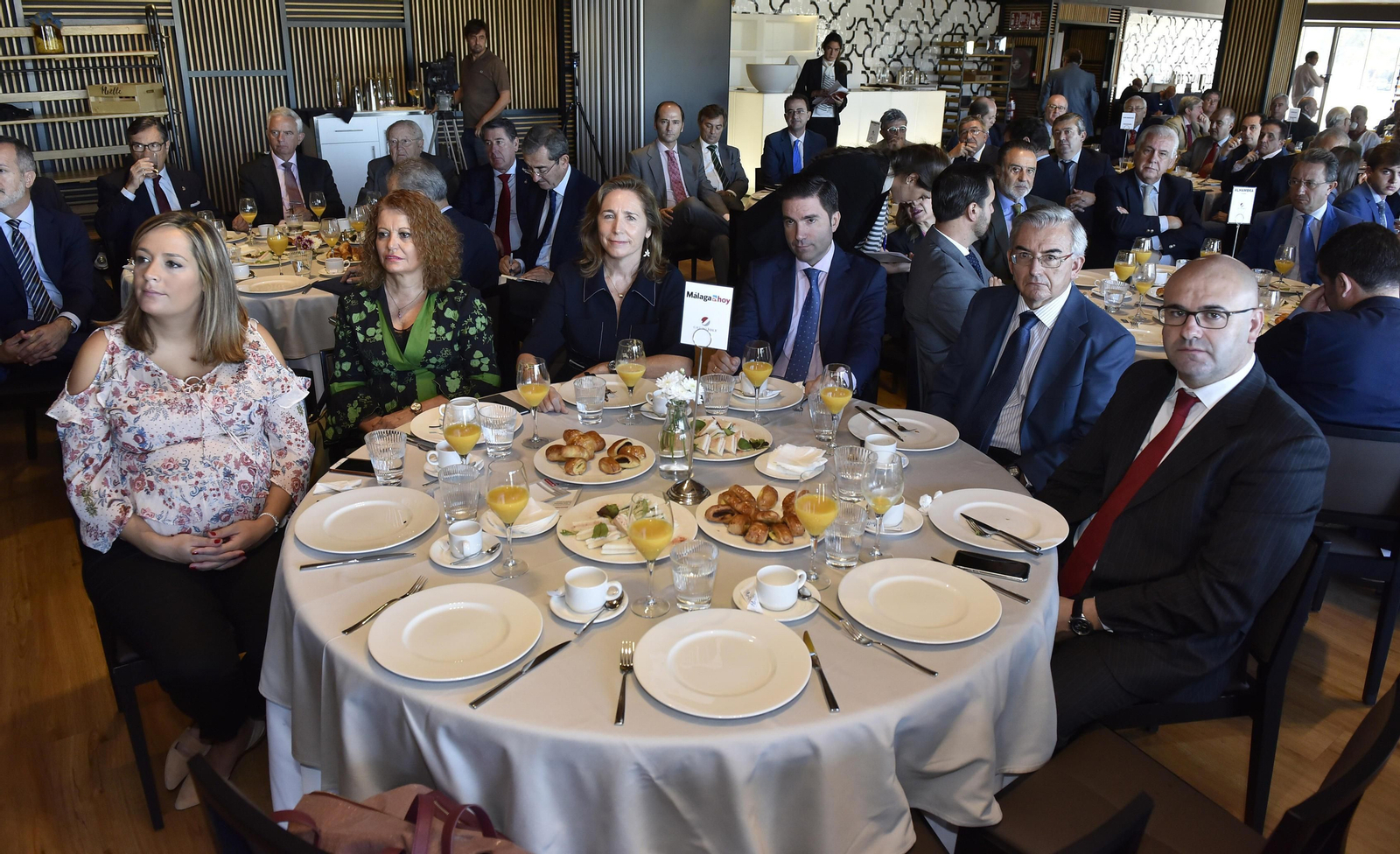 El Desayuno Informativo del Grupo Joly con Juan Espadas, en imágenes