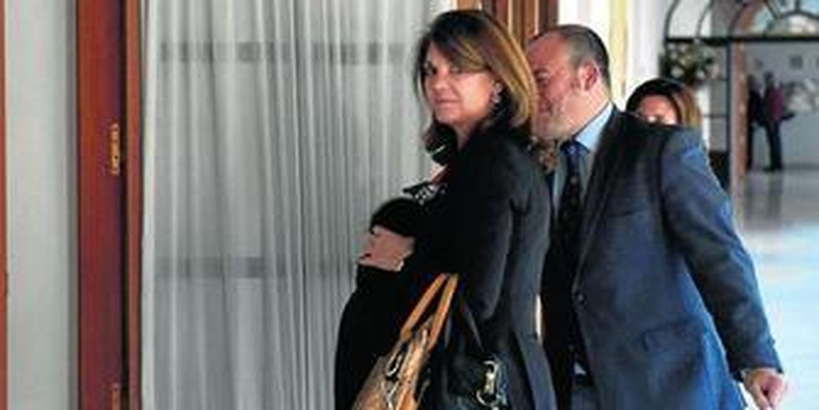 La ex interventora general de la Junta Rocío Marcos, justo antes de acceder ayer a la sala donde se celebran las comparecencias.