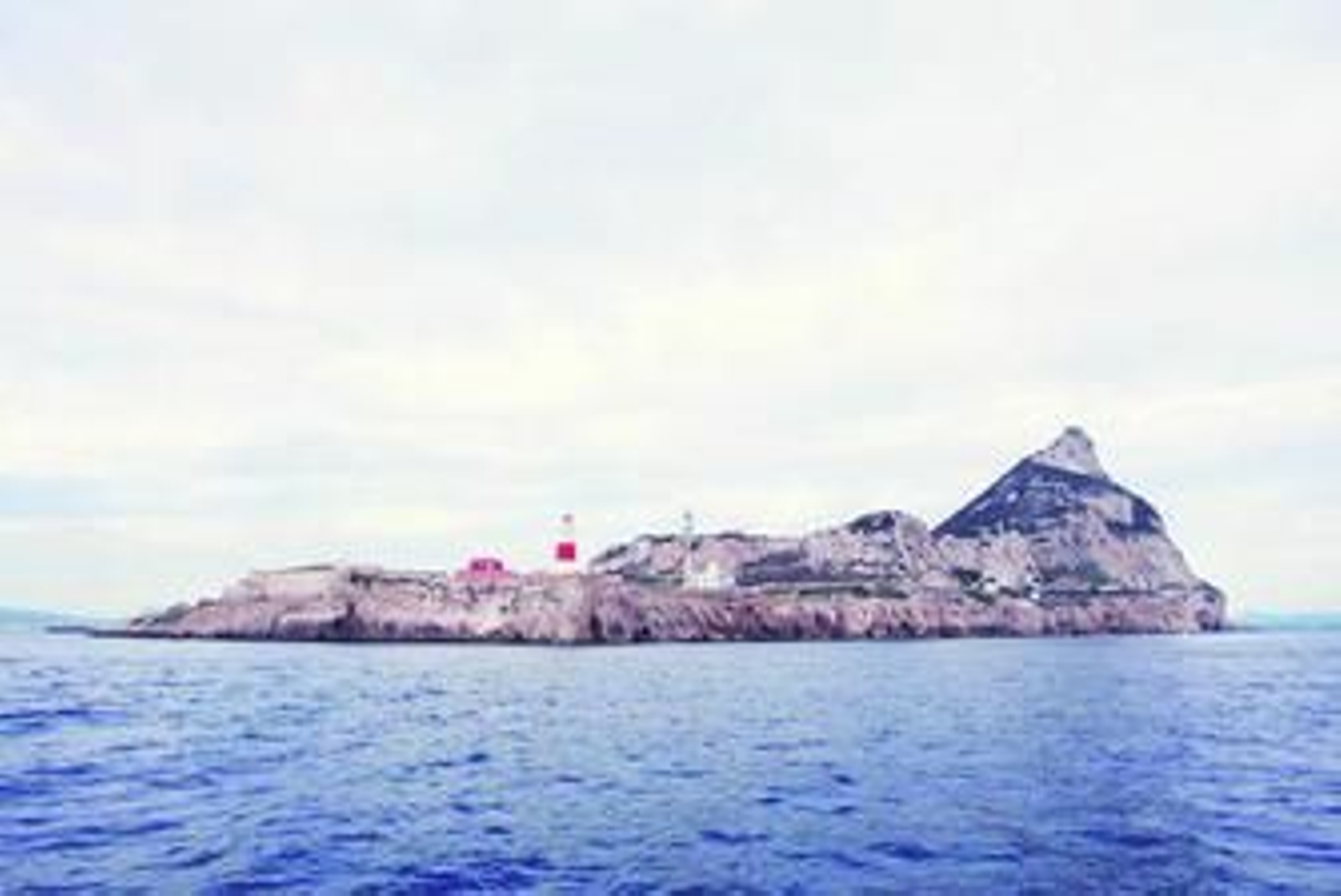 Vista del Peñón, desde la zona de Punta Europa.