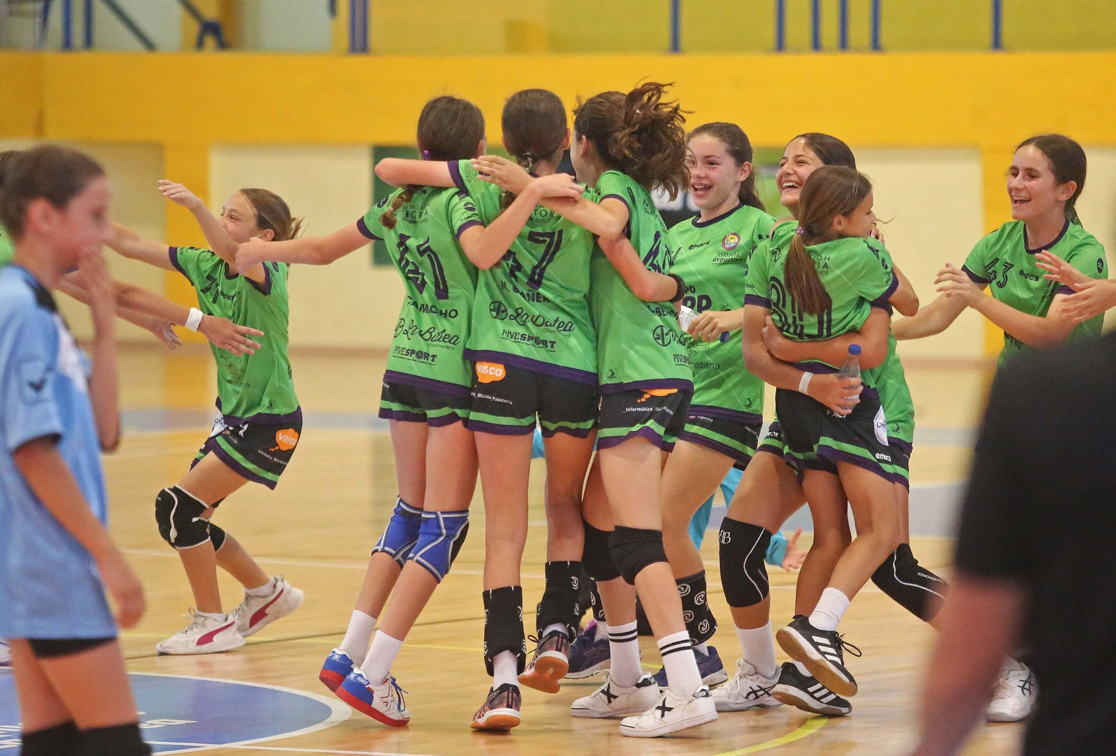 Fotos de la jornada inaugural del CADEBA alevín de balonmano en La Línea