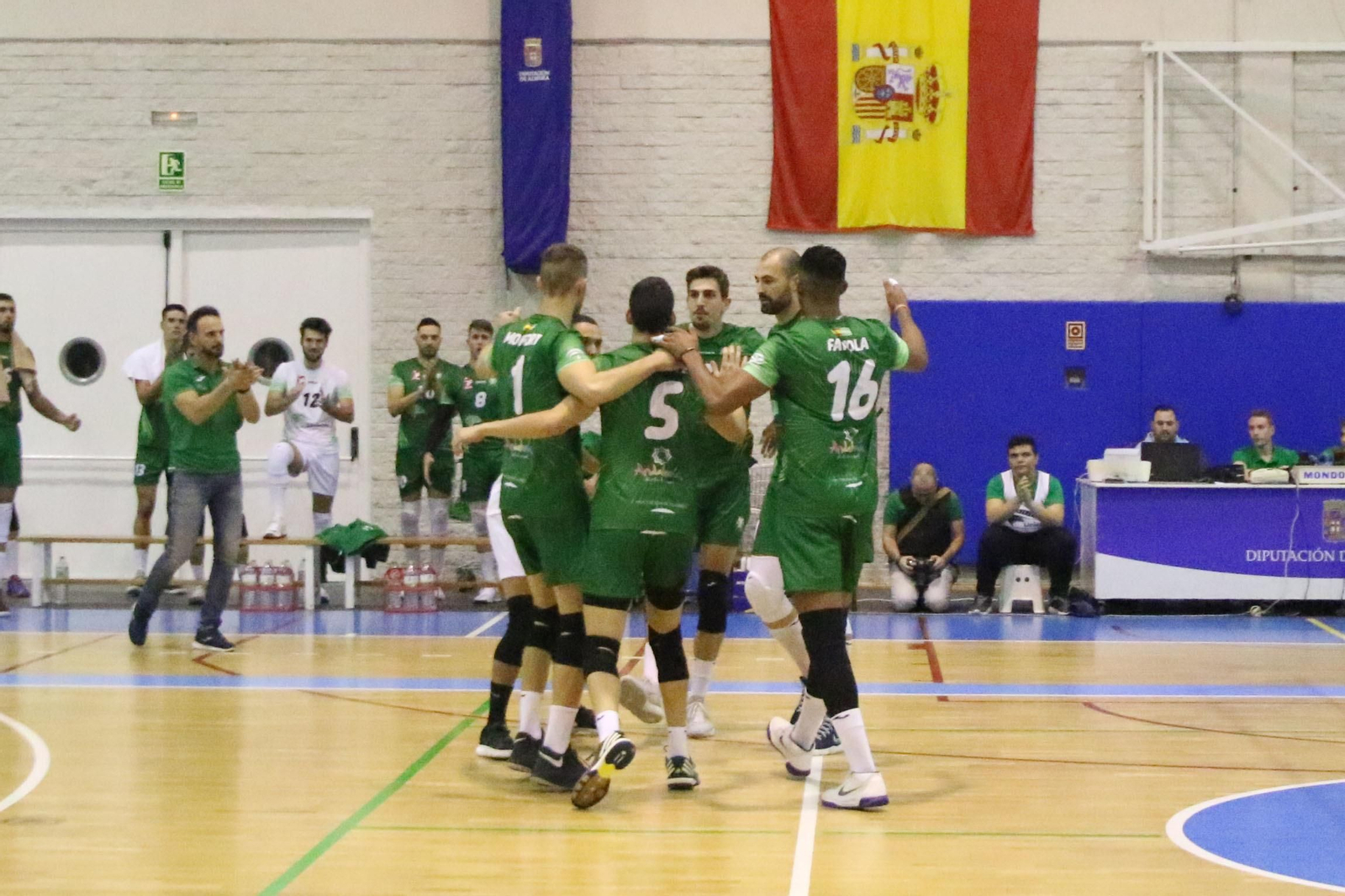 Unicaja vence a Sadurniño (3-0)