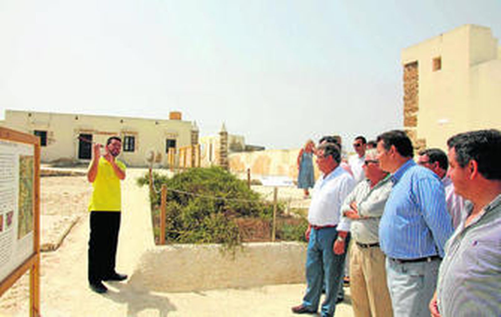 La flota de cerco acuerda suspender su protesta de hoy en Sevilla