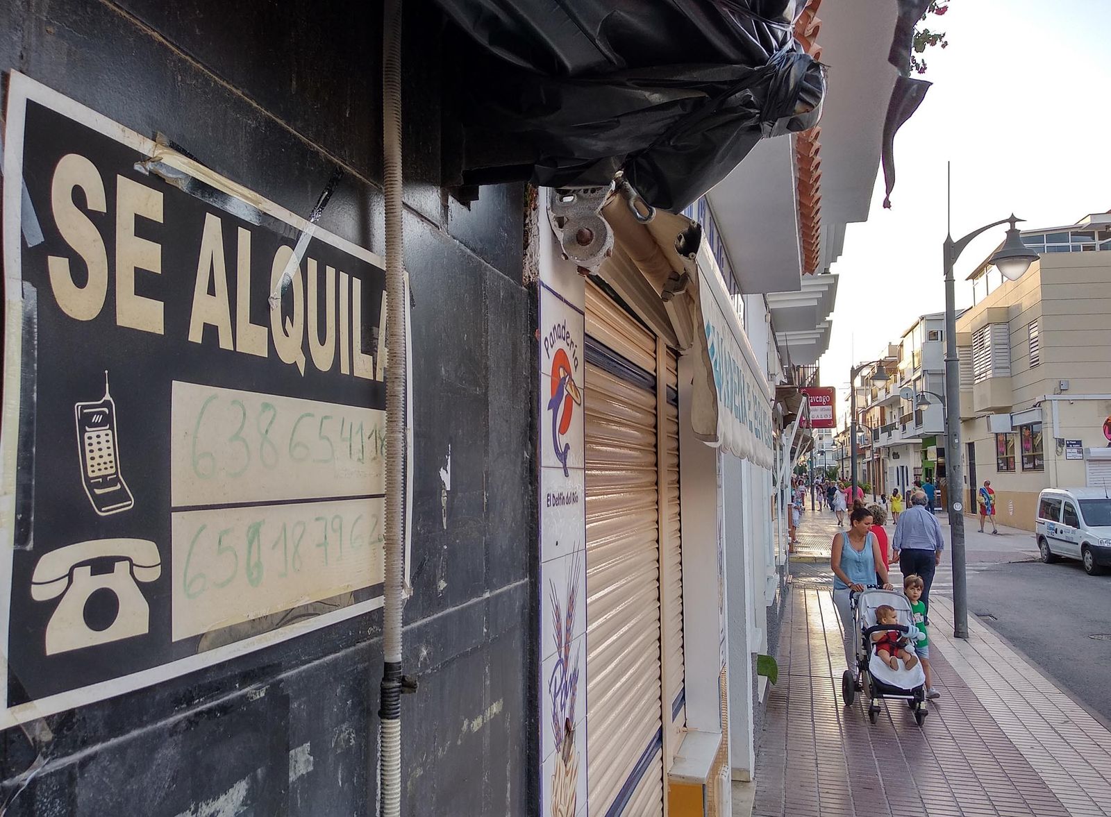 Los desahucios por impago de hipotecas sigue superando al del alquiler en Almería, pero se acerca.