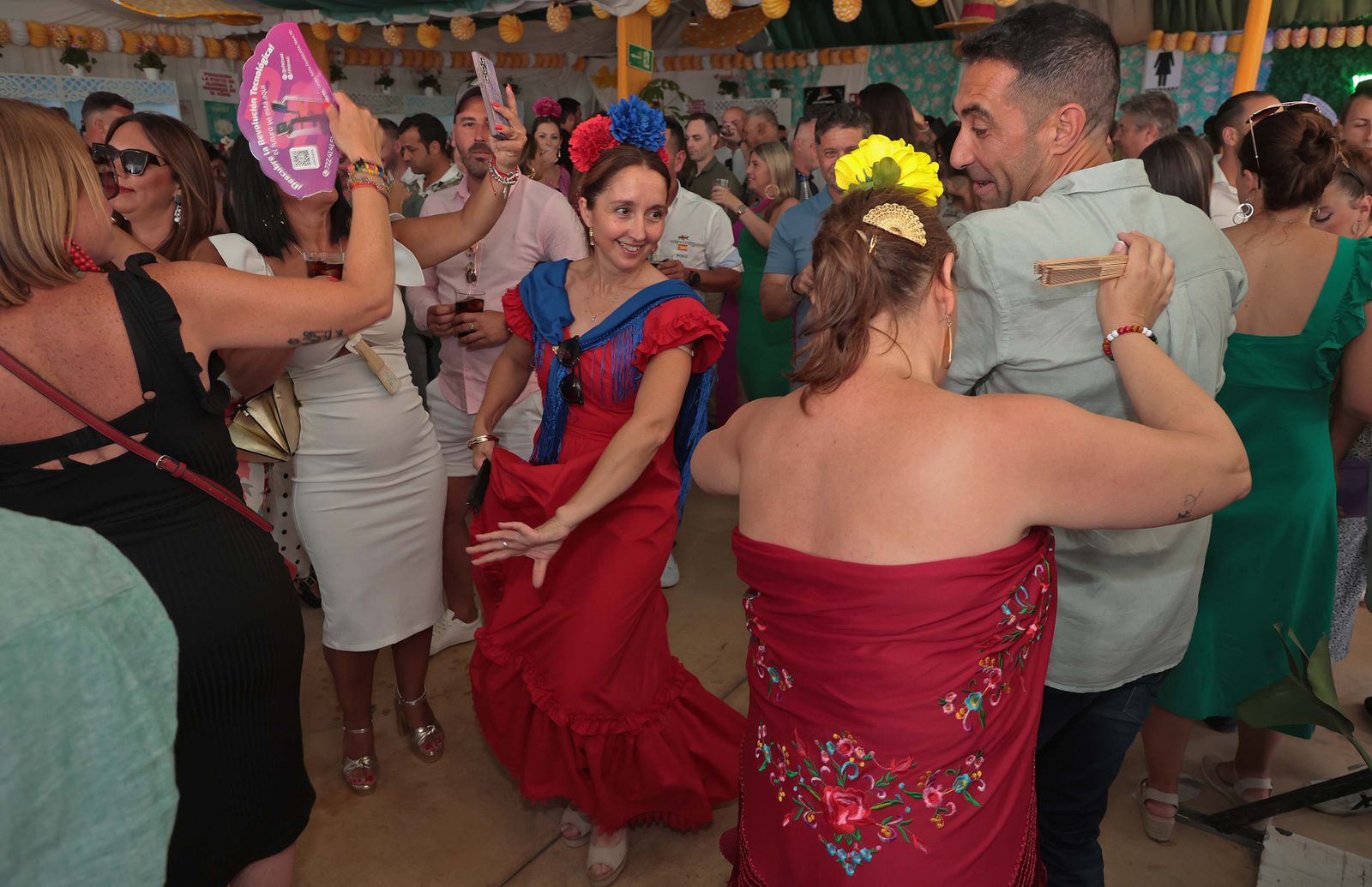 Fotos del Domingo por Sevillanas en la Feria Real de Algeciras 2024