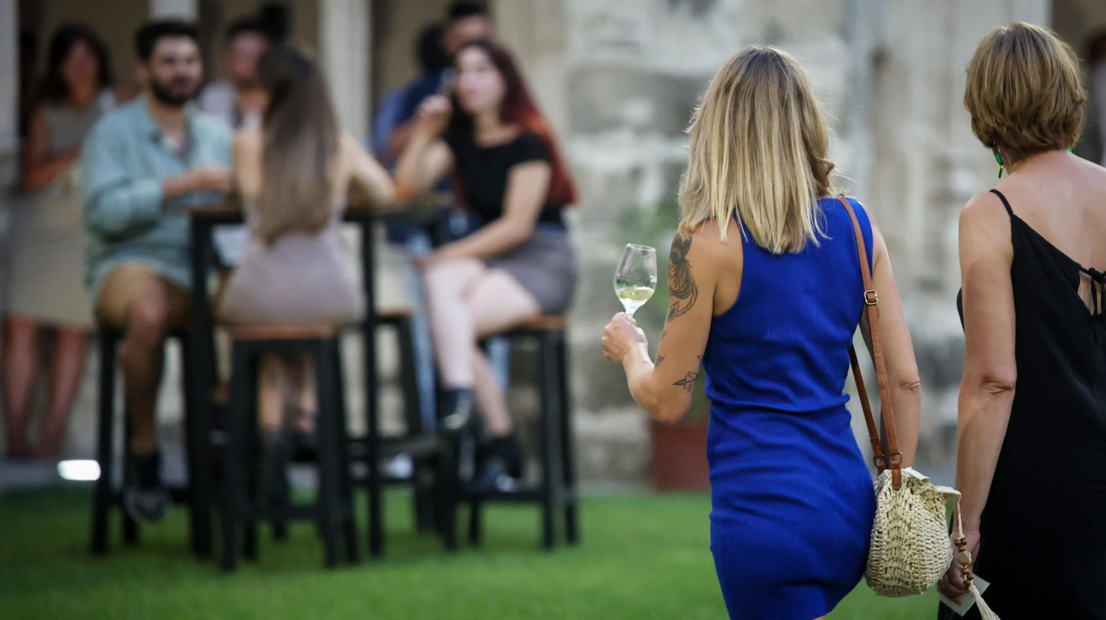 Éxito de 'Entrevinos tintos y blancos' en los Claustros de Jerez