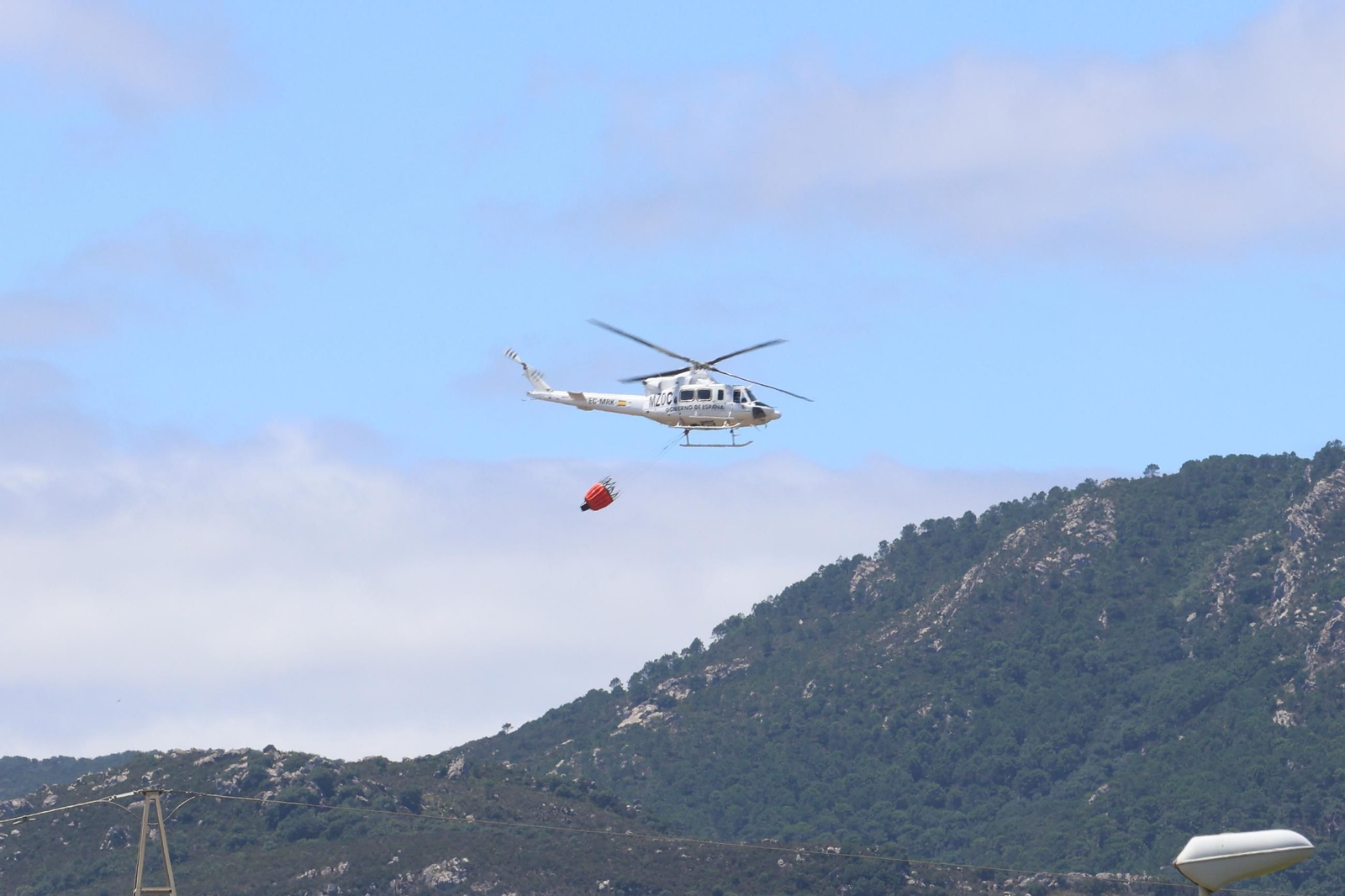 Las fotografías del incendio en el paraje de Botafuegos, en Algeciras