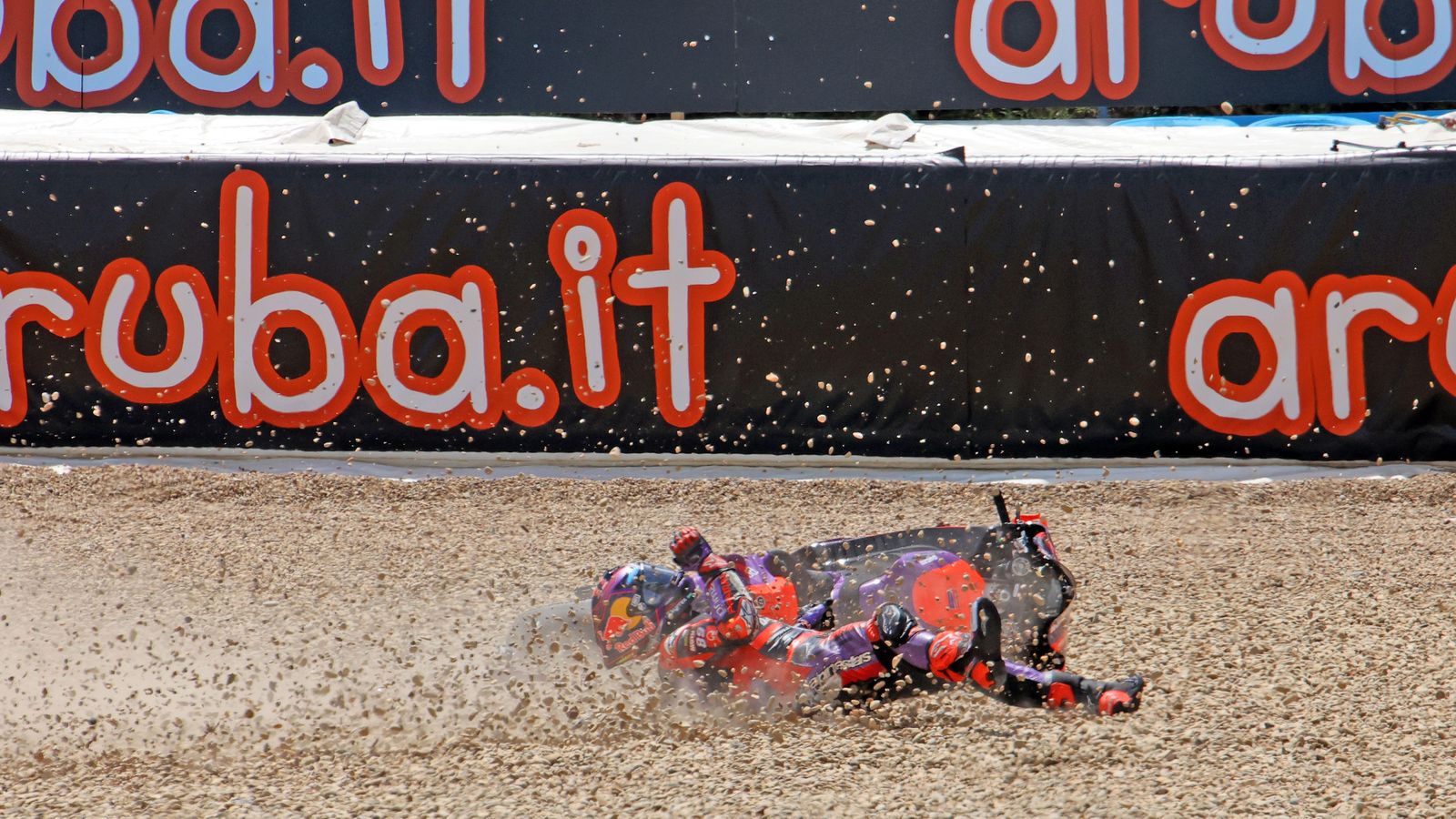 Imágenes de las caídas en las carreras del GP España en Jerez