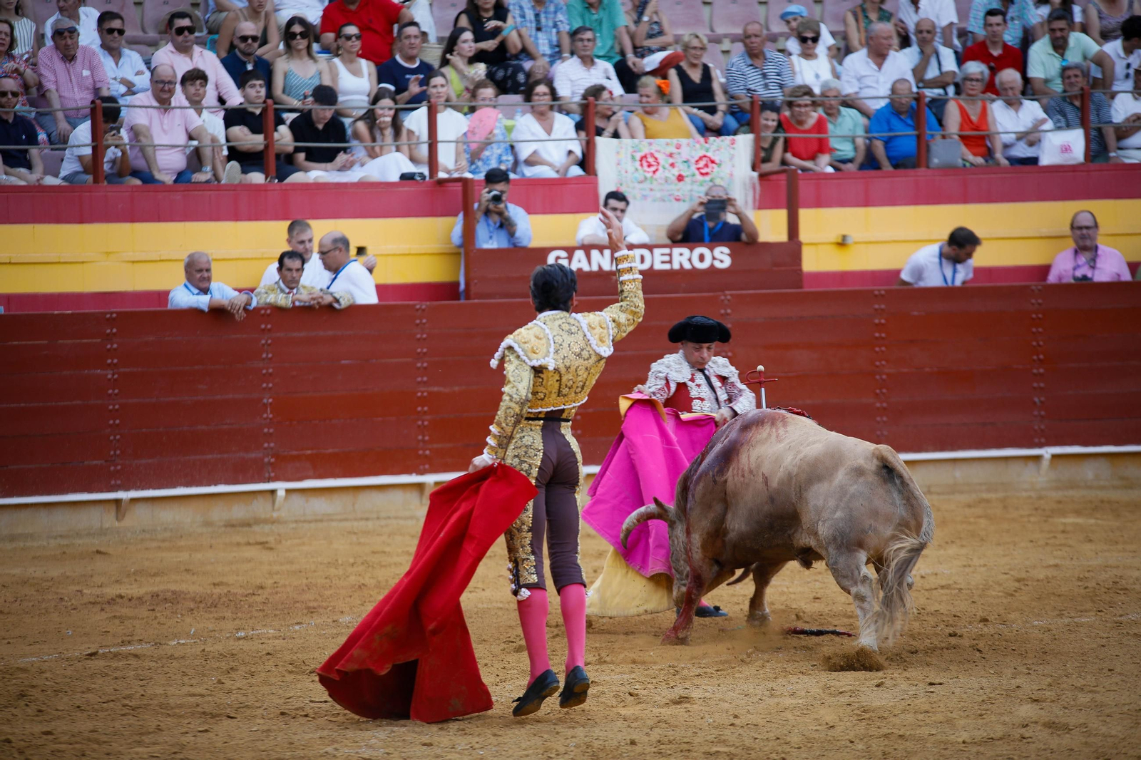 Imágenes de la corrida de toros en Roquetas de Mar
