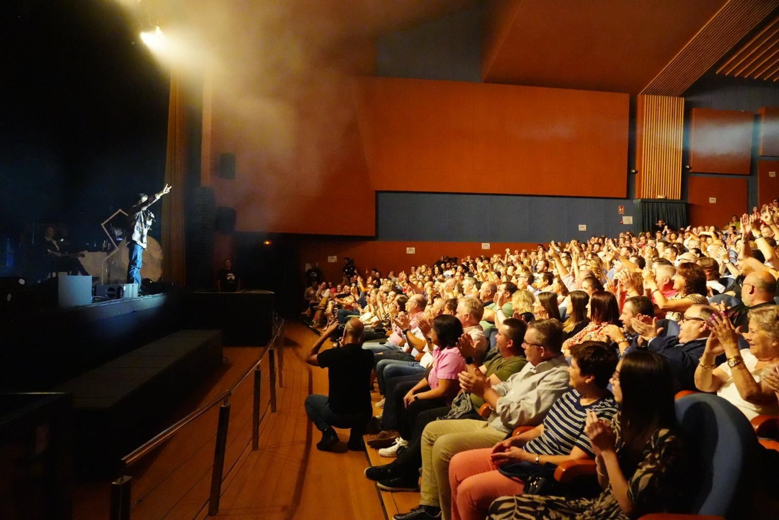 El concierto de Manolo García en el teatro El Silo de Pozoblanco, en fotografías