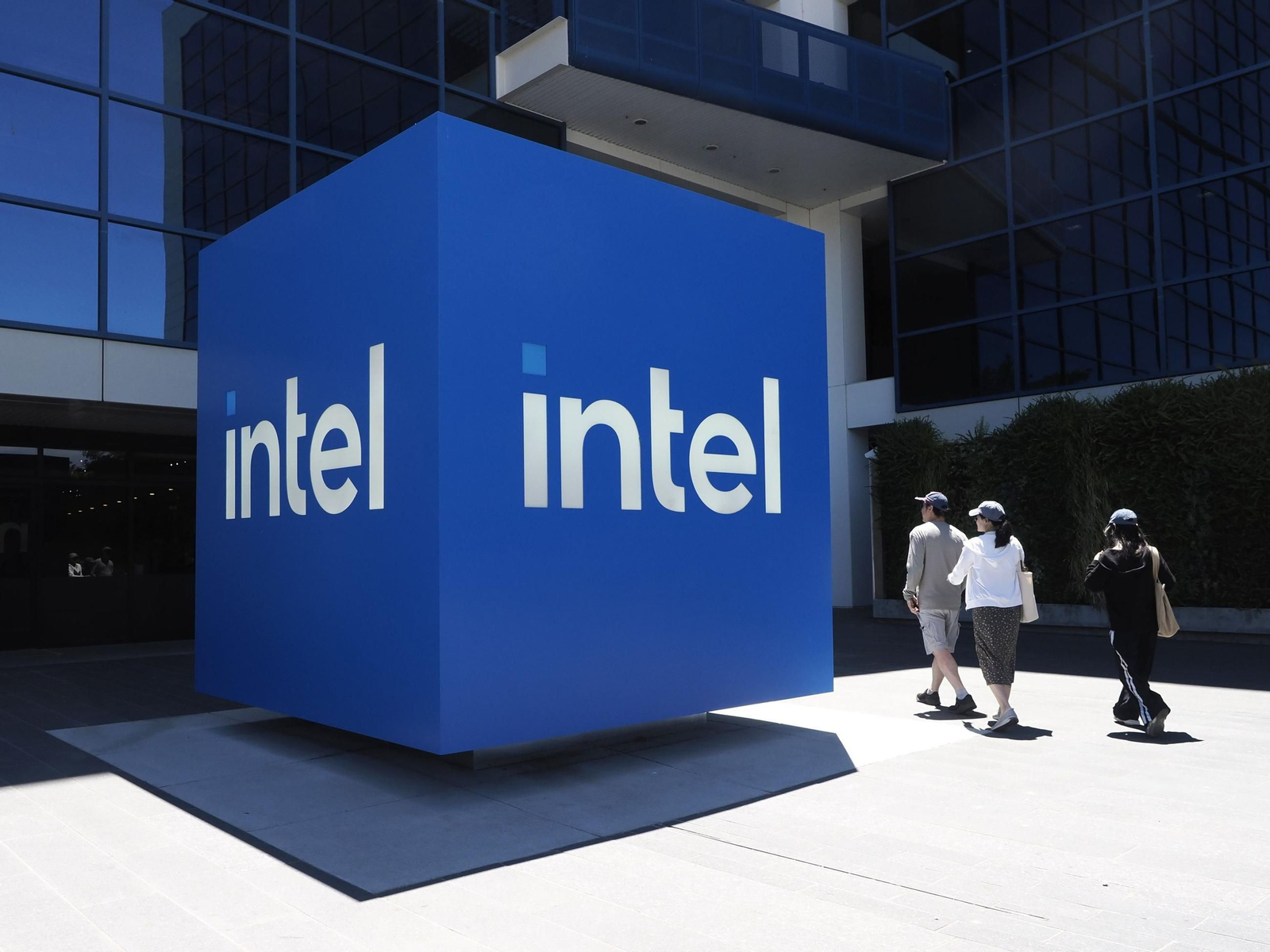 Entrada a una oficina de Intel.