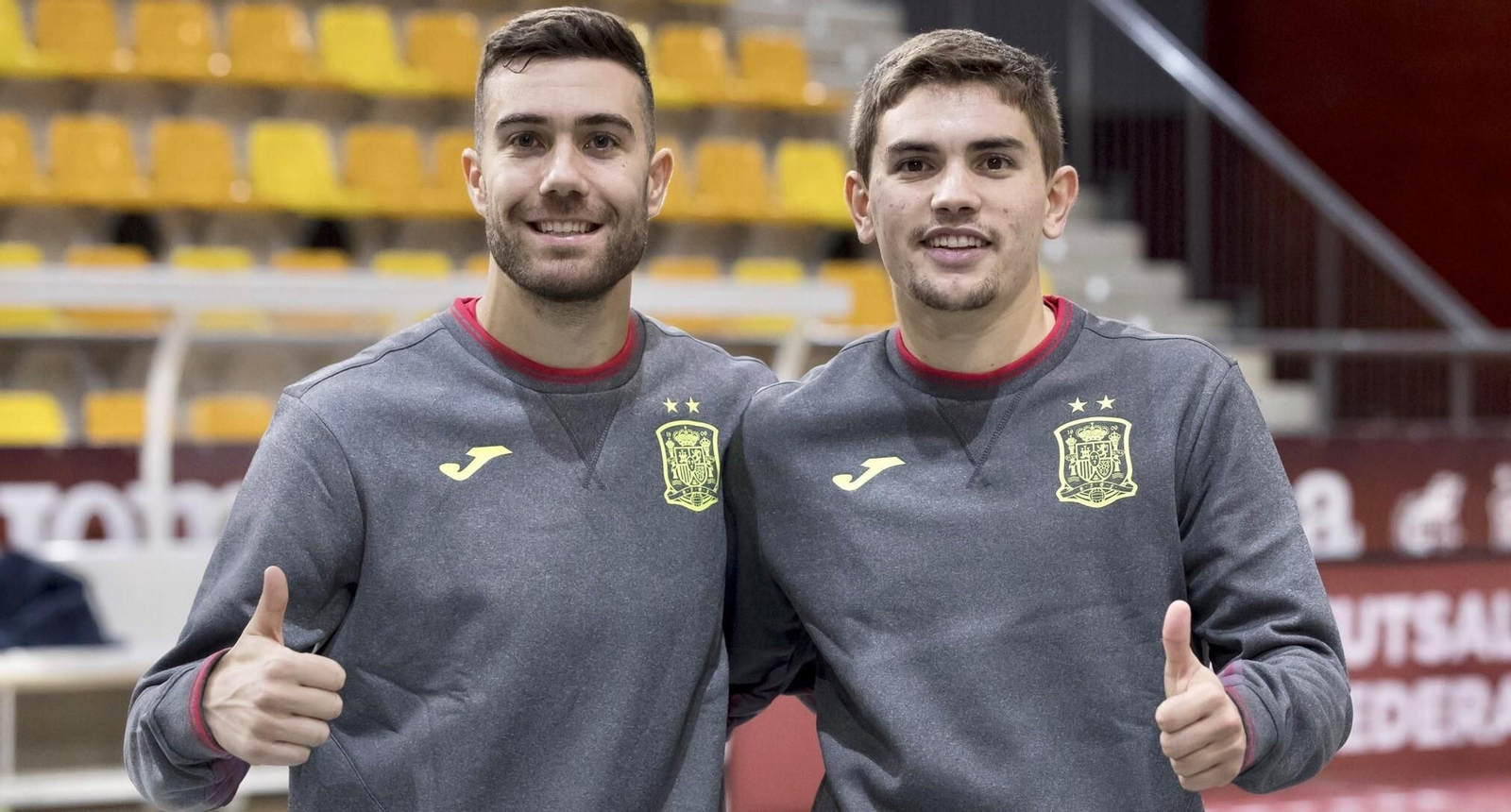 Alberto Saura, a la izquierda en la imagen, junto a Mellado, el otro debutante con España.