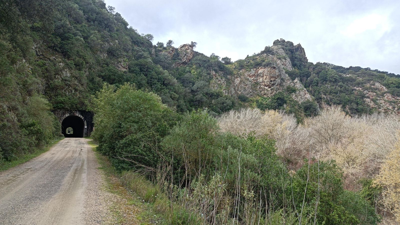 Uno de los túneles de la Vía Verde de la Sierra