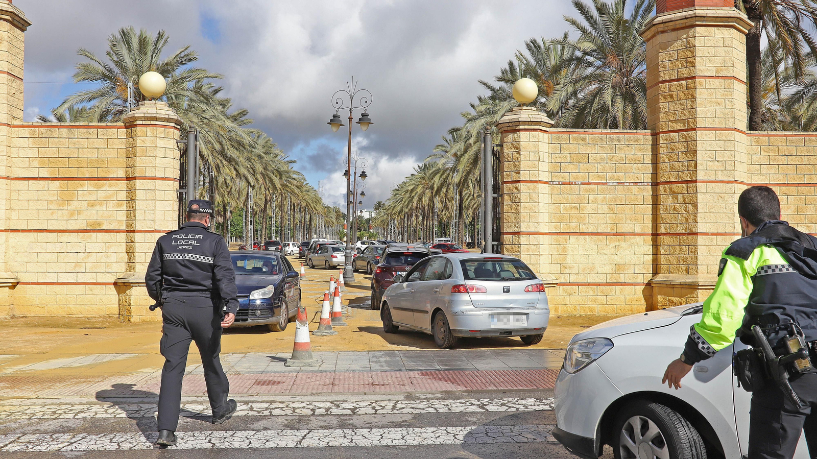 Largas colas en Ifeca para recibir la vacuna contra el coronavirus