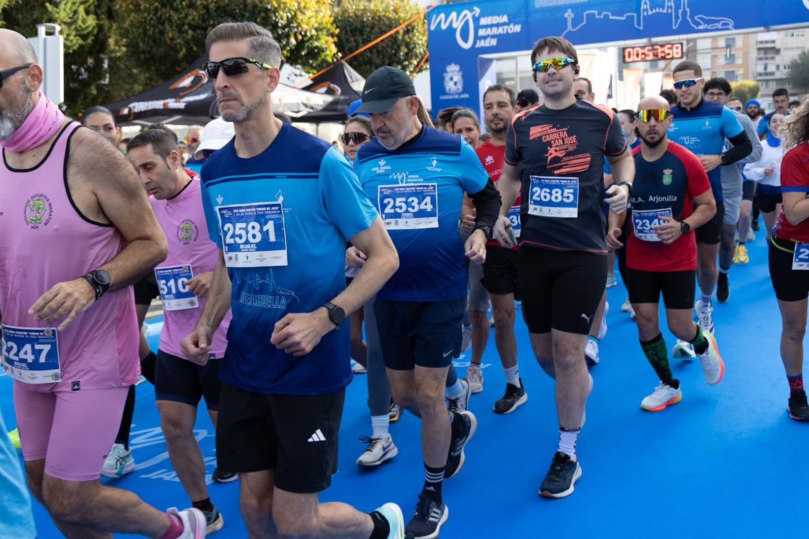 En imágenes: multitudinaria e histórica XXIX Media Maratón 'Ciudad de Jaén' y 10k en memoria de Paco Manzaneda