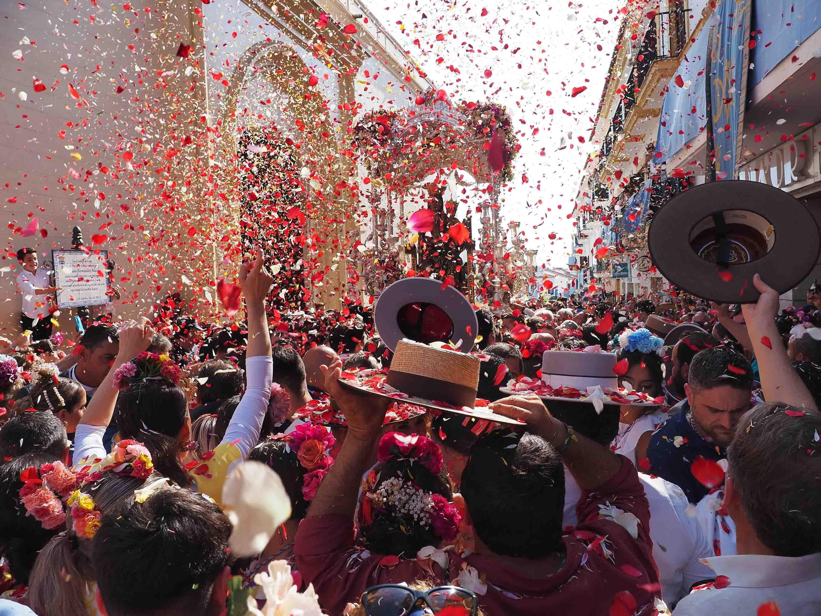 Las imágenes de la procesión de la Virgen de la Bella por las calles de Lepe en 2022