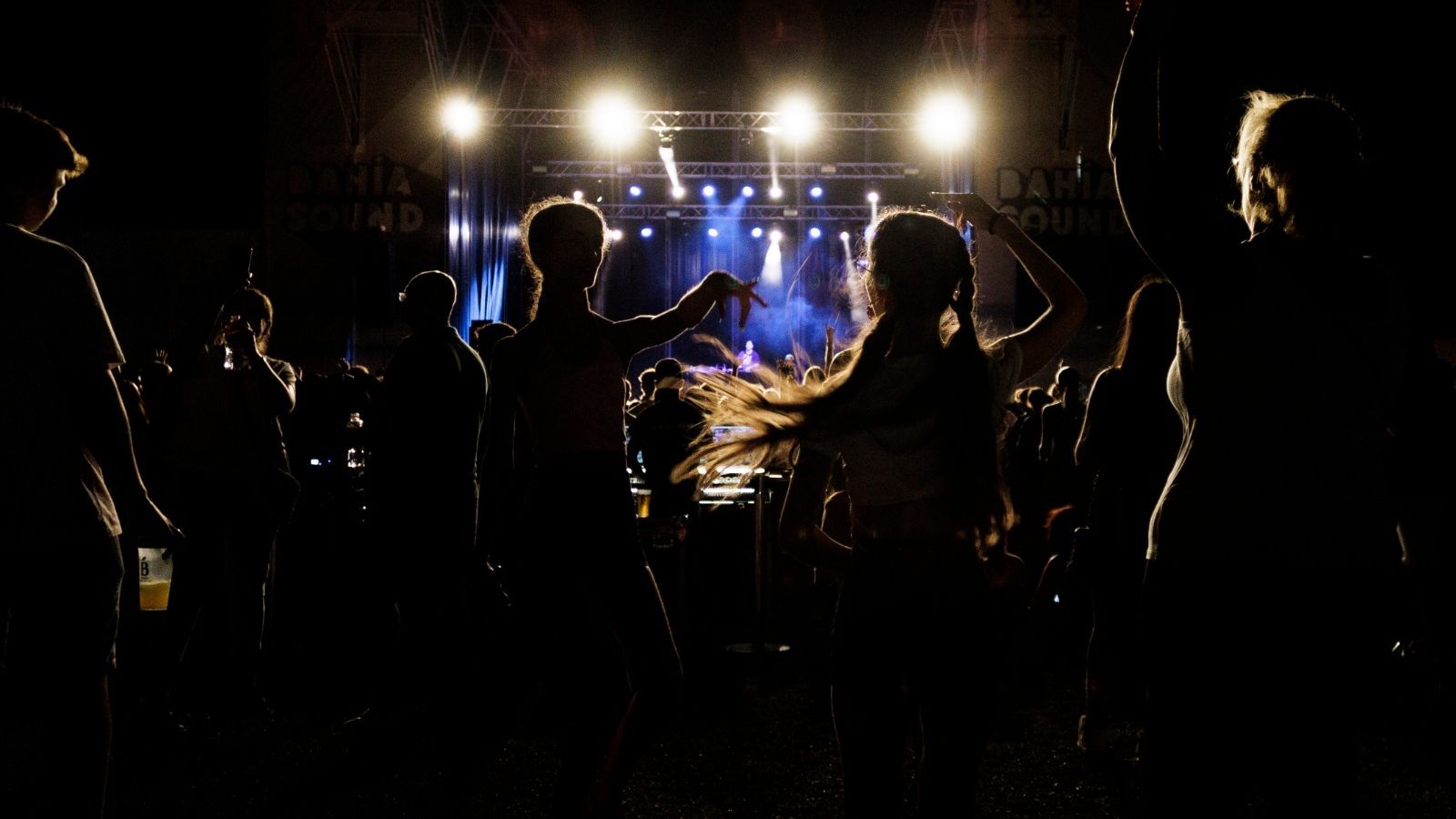 El público bailando durante el concierto de Bahía Sound Fresh!.