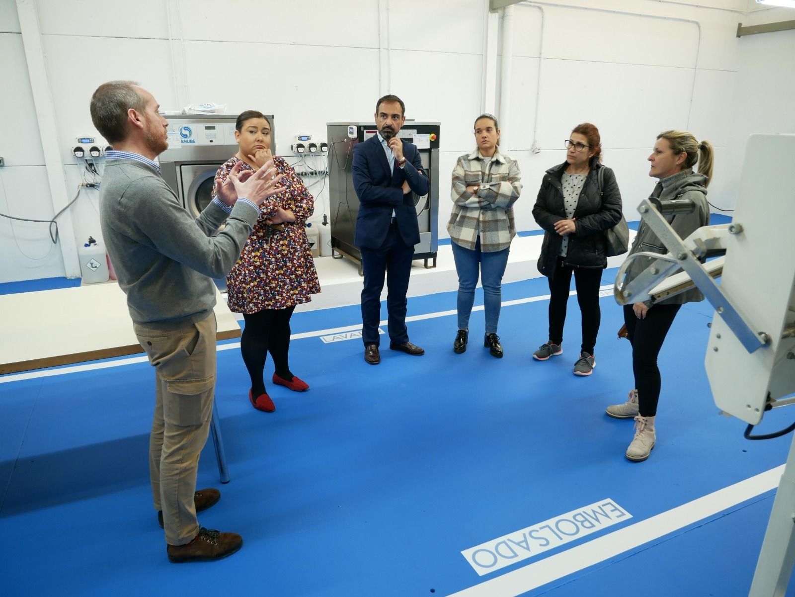 Visita a la Lavandería Municipal de Cañete de las Torres.